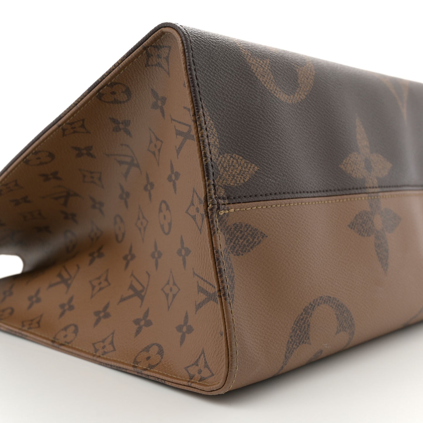 Reverse Monogram Giant Onthego GM