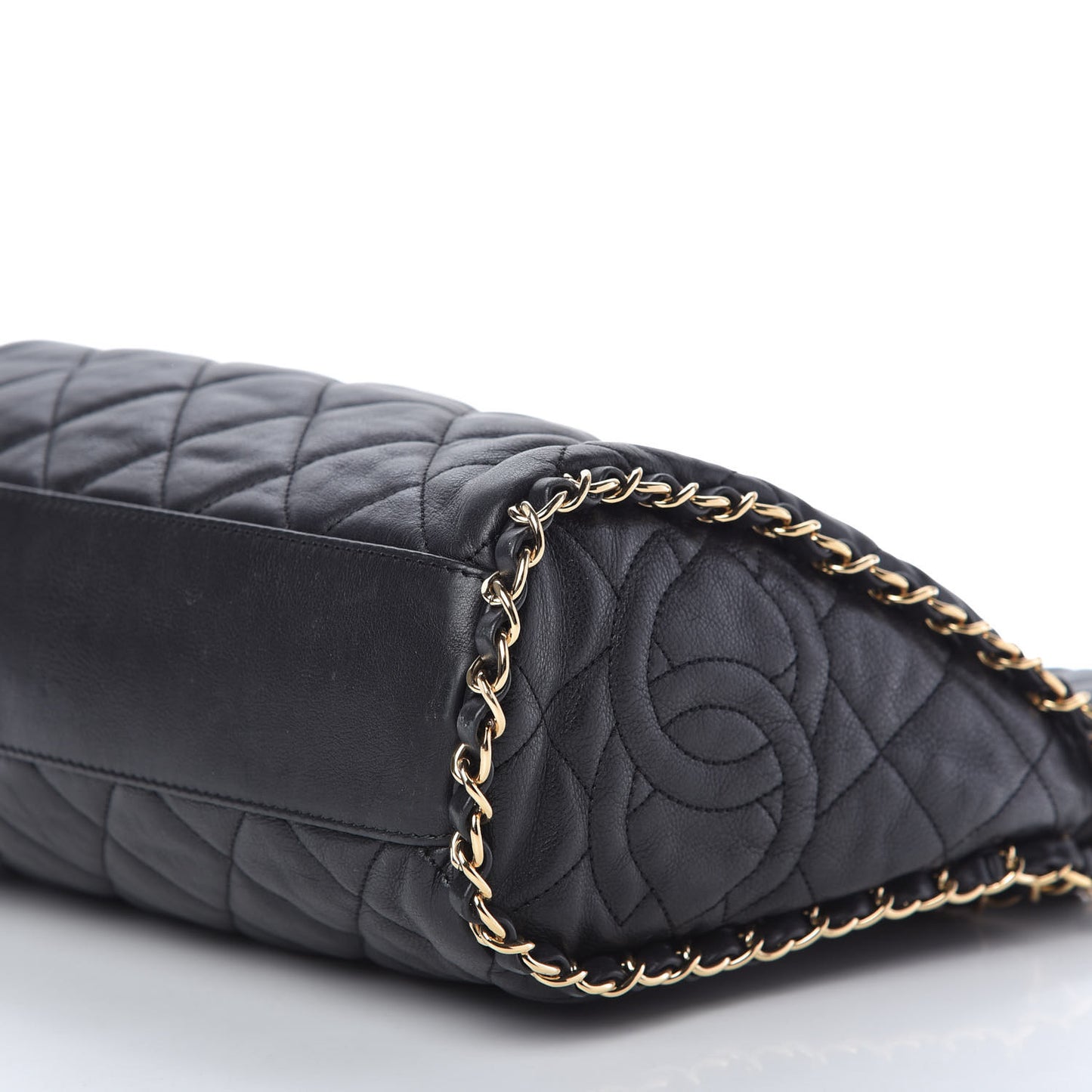Calfskin Quilted Medium Chain Me Hobo Black