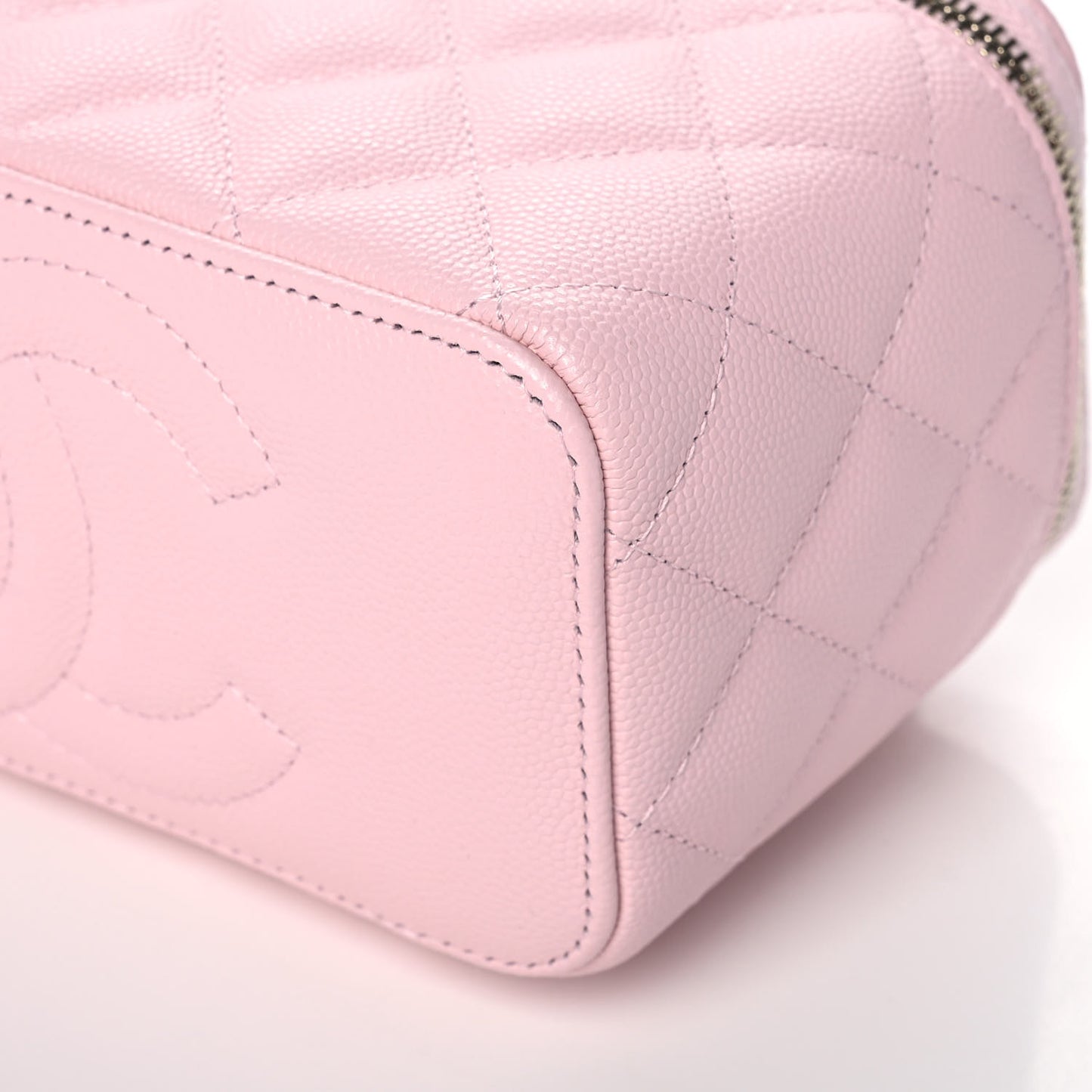 Caviar Quilted Small Vanity Case With Chain Light Pink