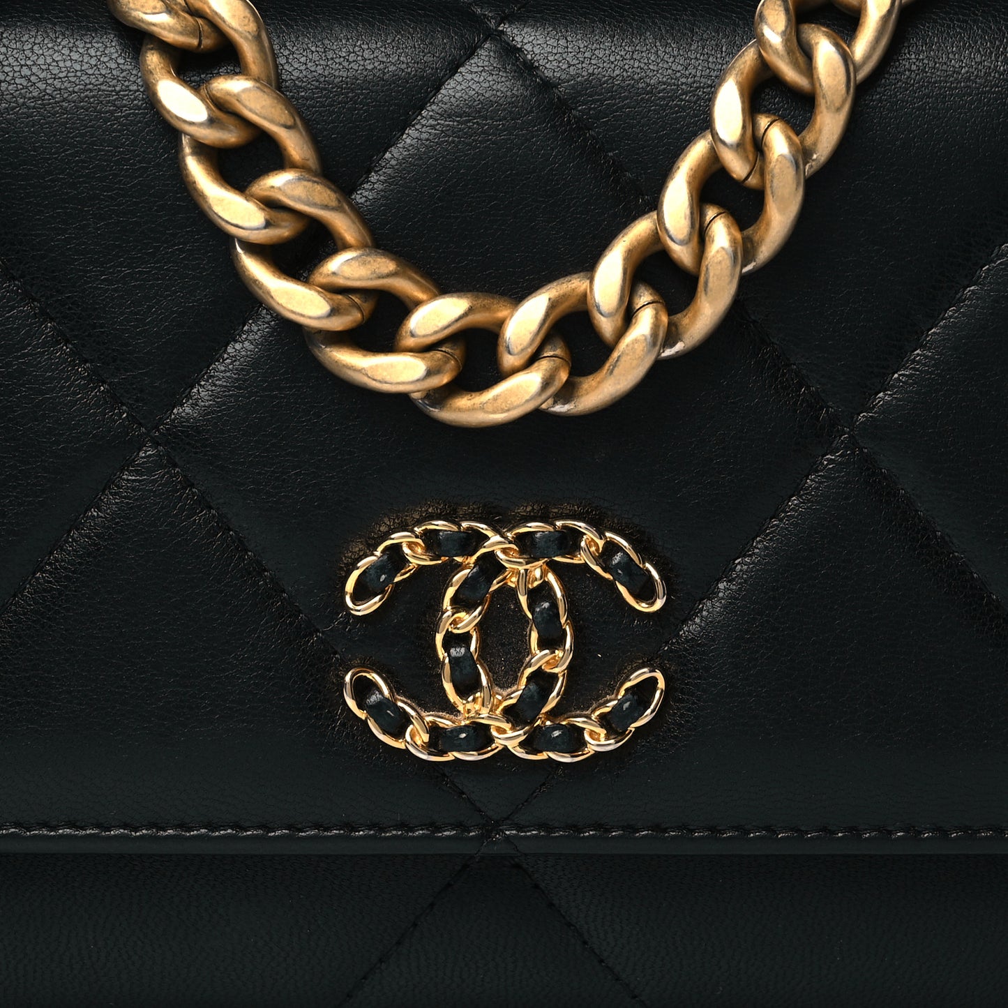 Goatskin Quilted Chanel 19 Wallet On Chain WOC Black