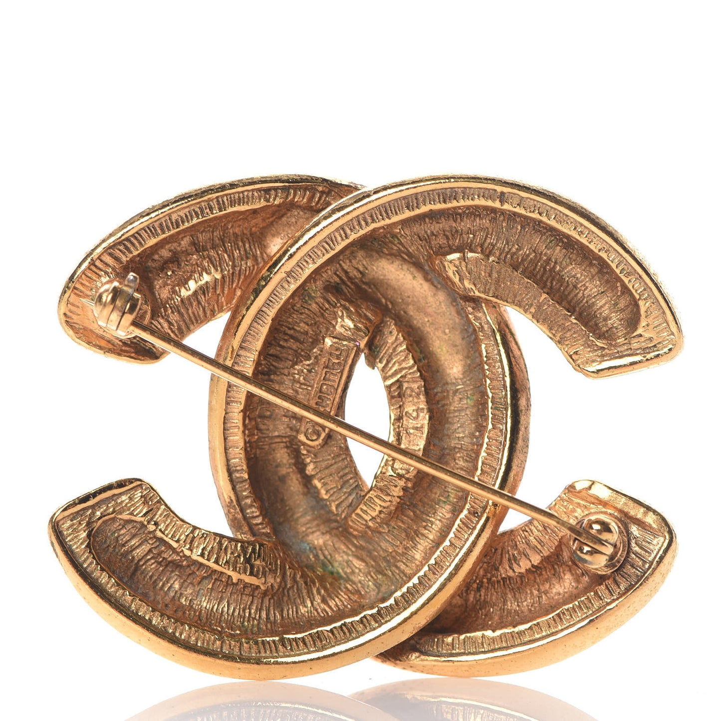 Metal Quilted Large CC Brooch Gold