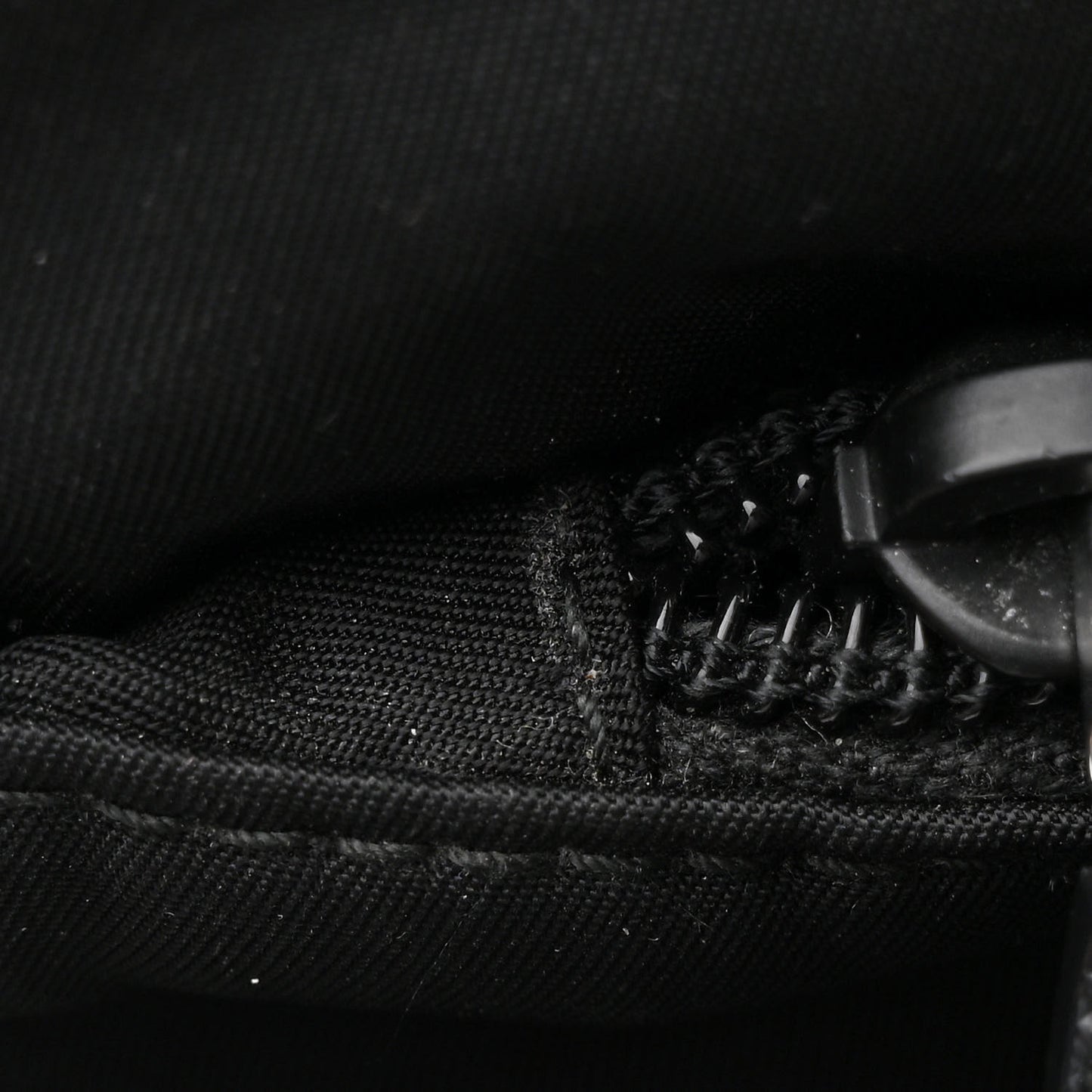 Tessuto Nylon Messenger Bag Black