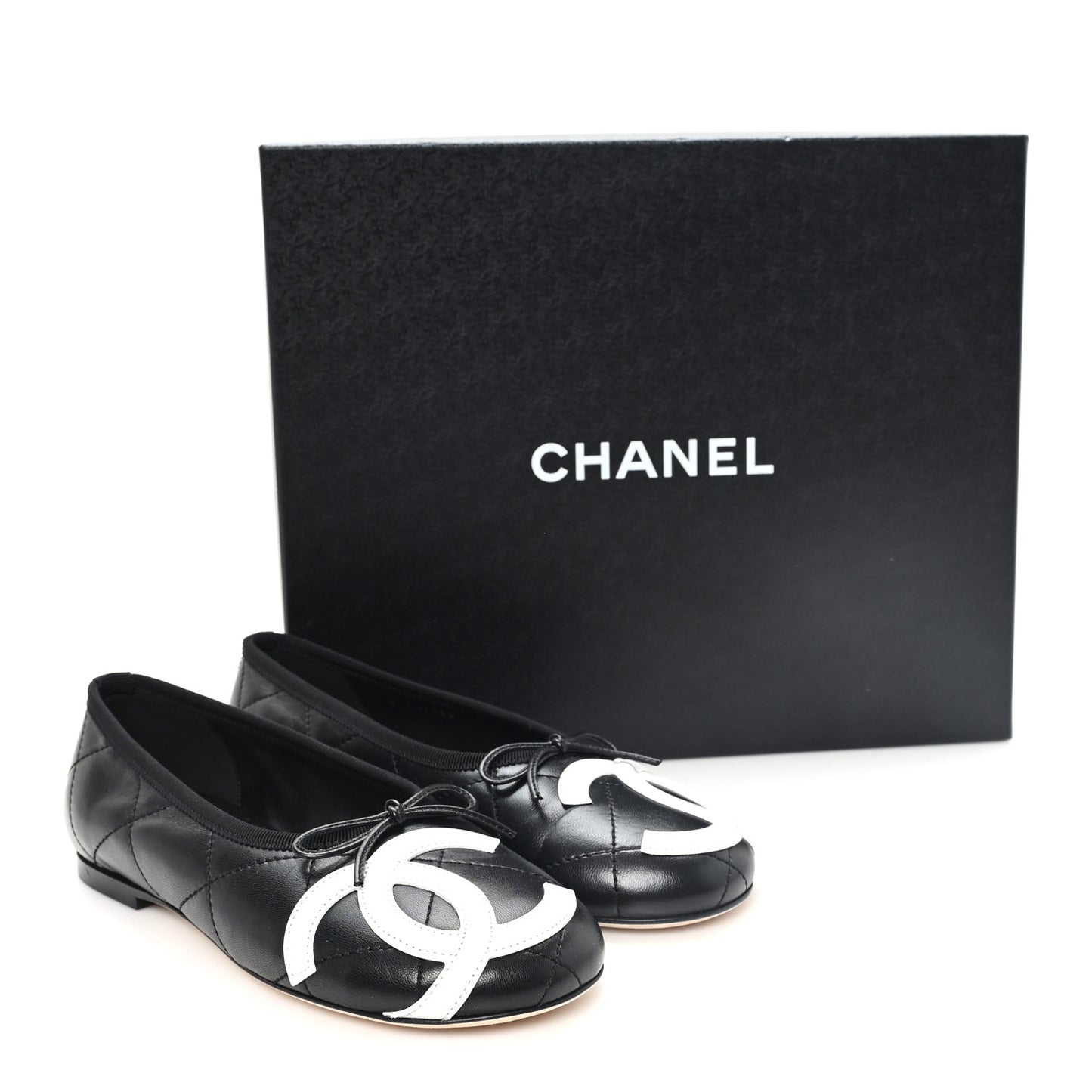 Lambskin Quilted CC Cambon Ballet Flats 35.5 Black White