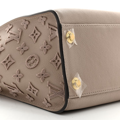 Louis Vuitton Calfskin Monogram Tufting On My Side Galet 8 of 10