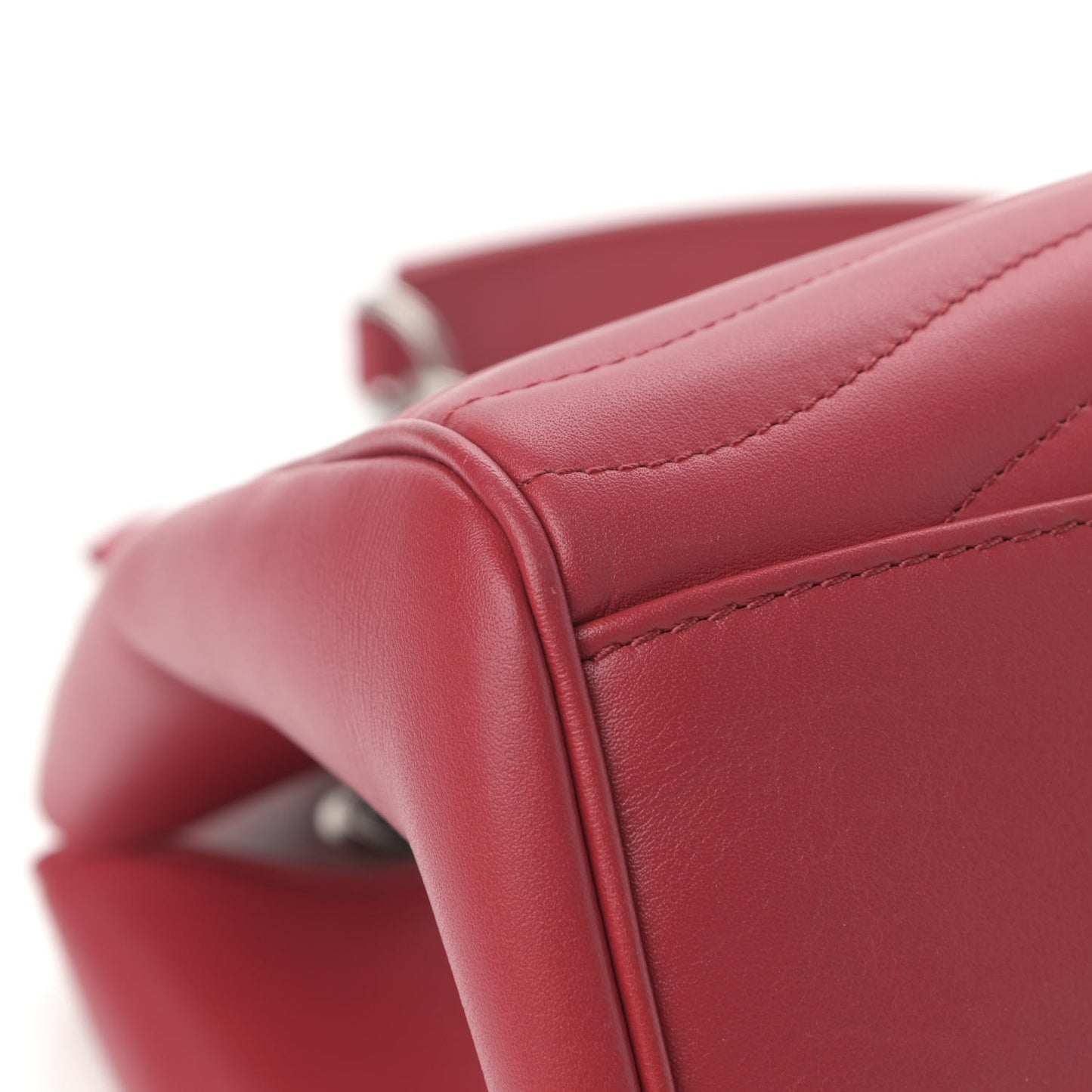 Calfskin New Wave Chain Tote Ecarlate