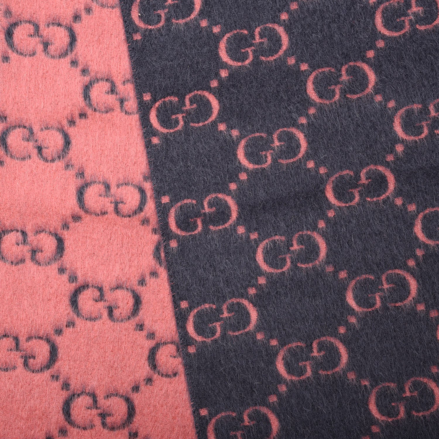 Gucci Wool Alpaca GG Monogram Lady Big GG Rock Scarf Graphite Pink 3 of 4