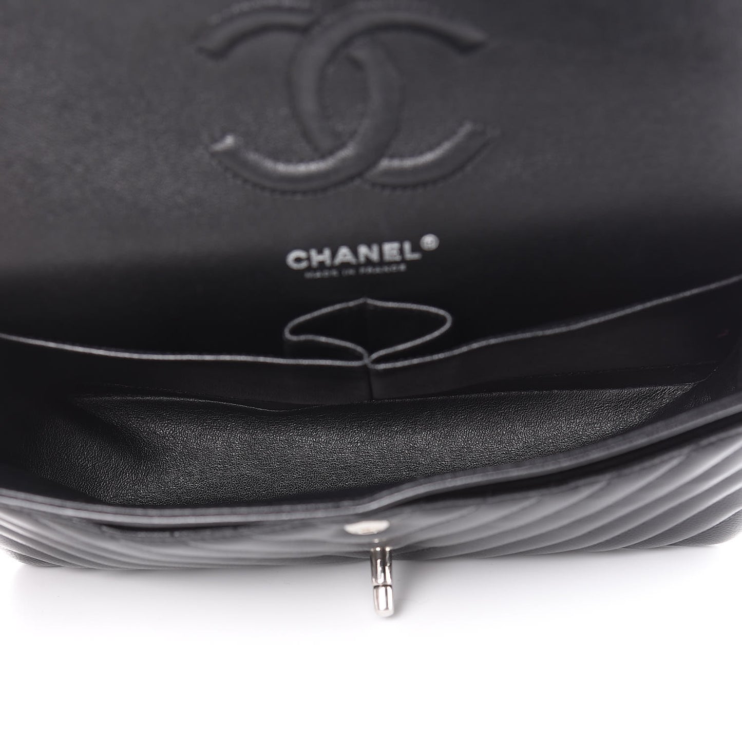 Caviar Chevron Quilted Medium Double Flap Black