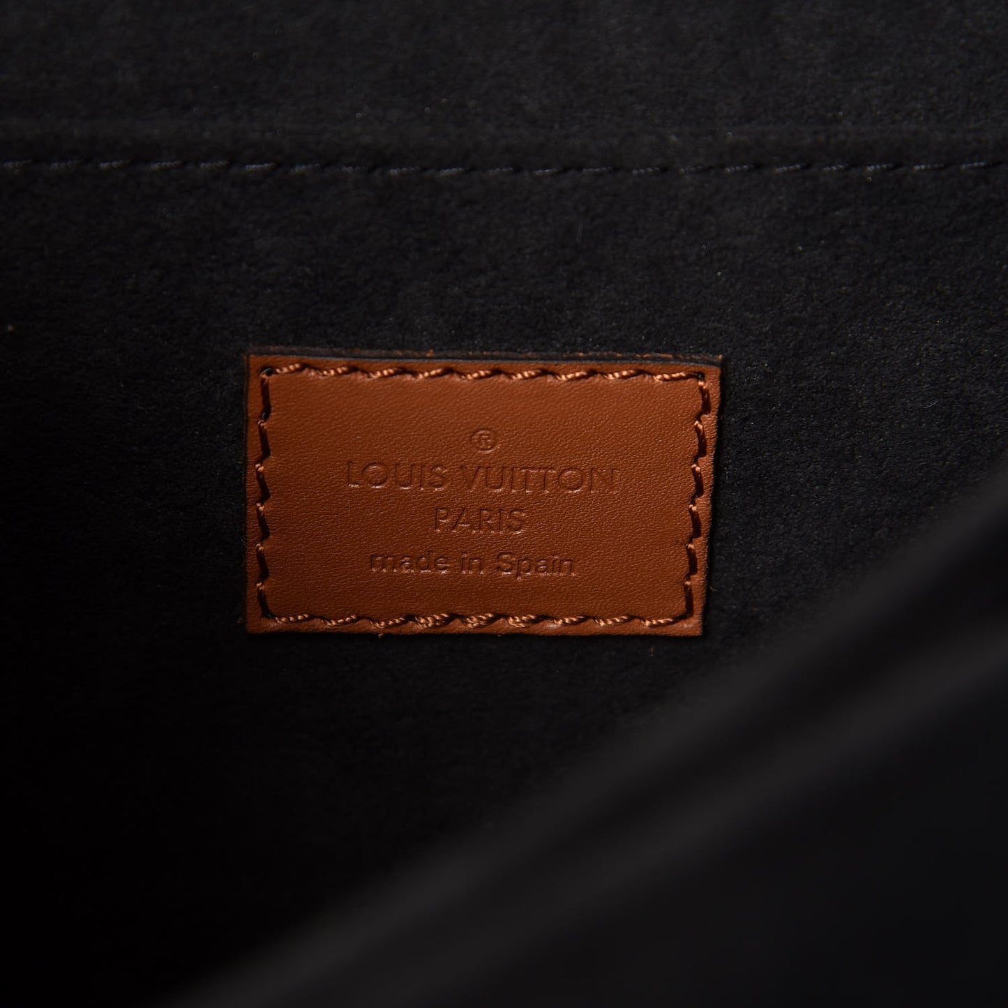 Reverse Monogram Dauphine MM