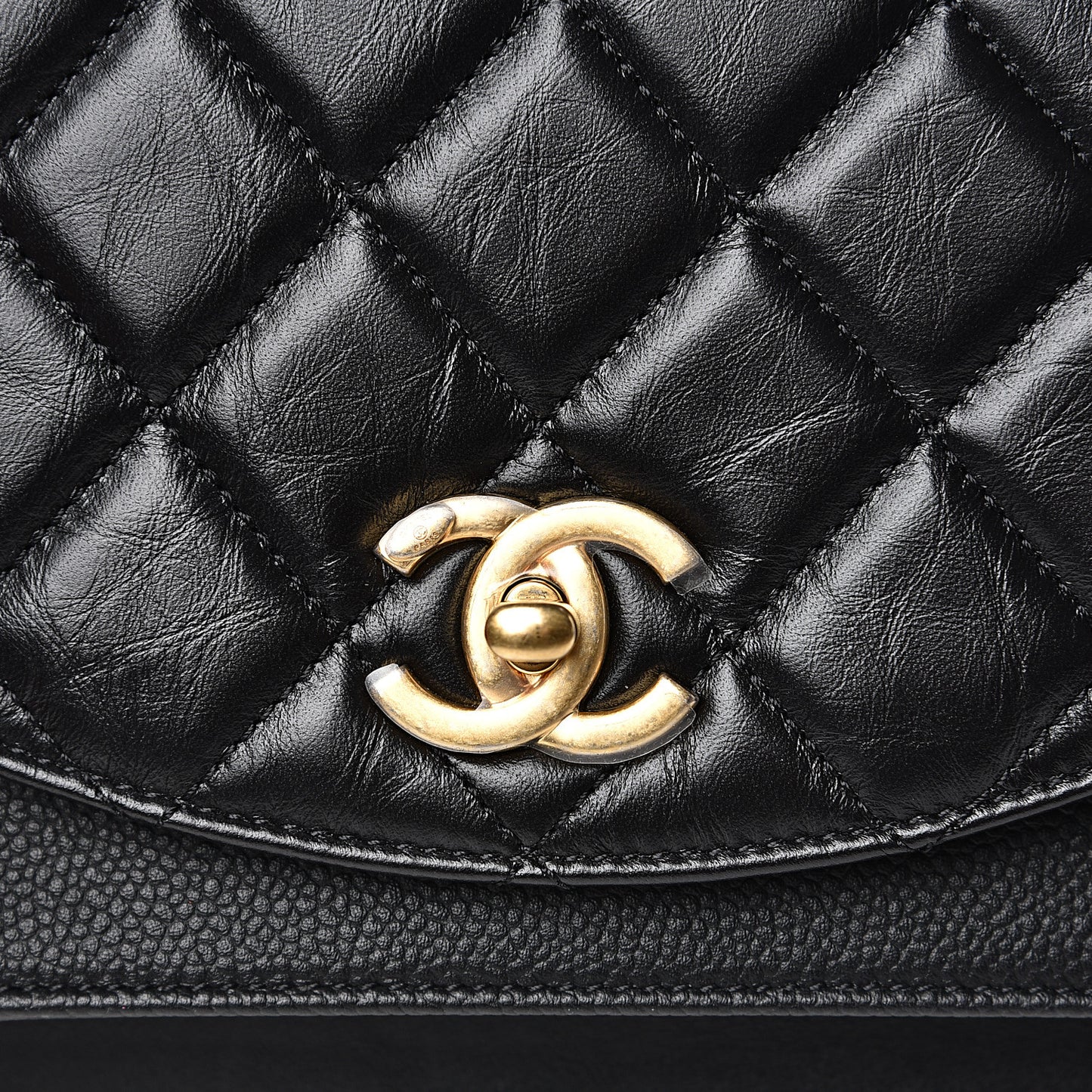 Calfskin Caviar Quilted Chain Handle Flap Black