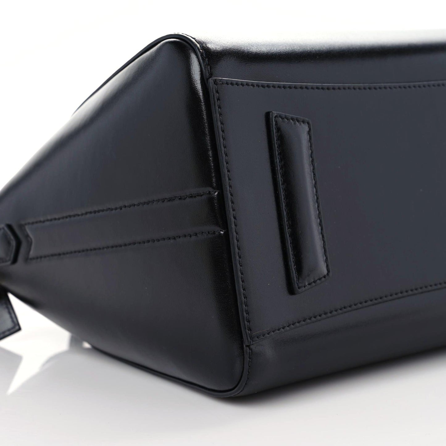 Shiny Lord Calfskin Small Antigona Black