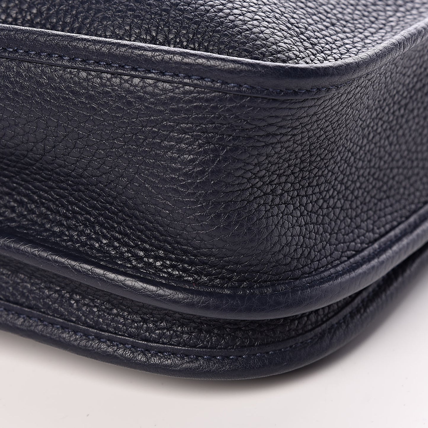 Taurillon Clemence Evelyne III PM Bleu Nuit
