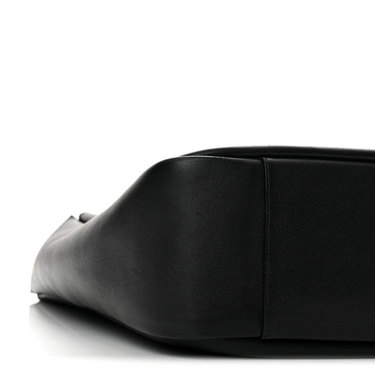 Supple Calfskin Large Le 5 A 7 Soft Hobo Black