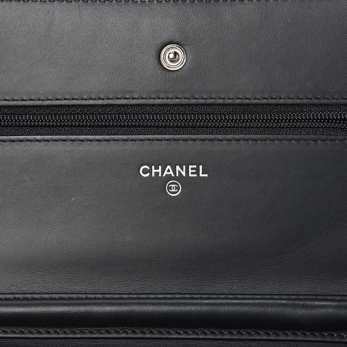 Patent Quilted Wallet On Chain WOC Black