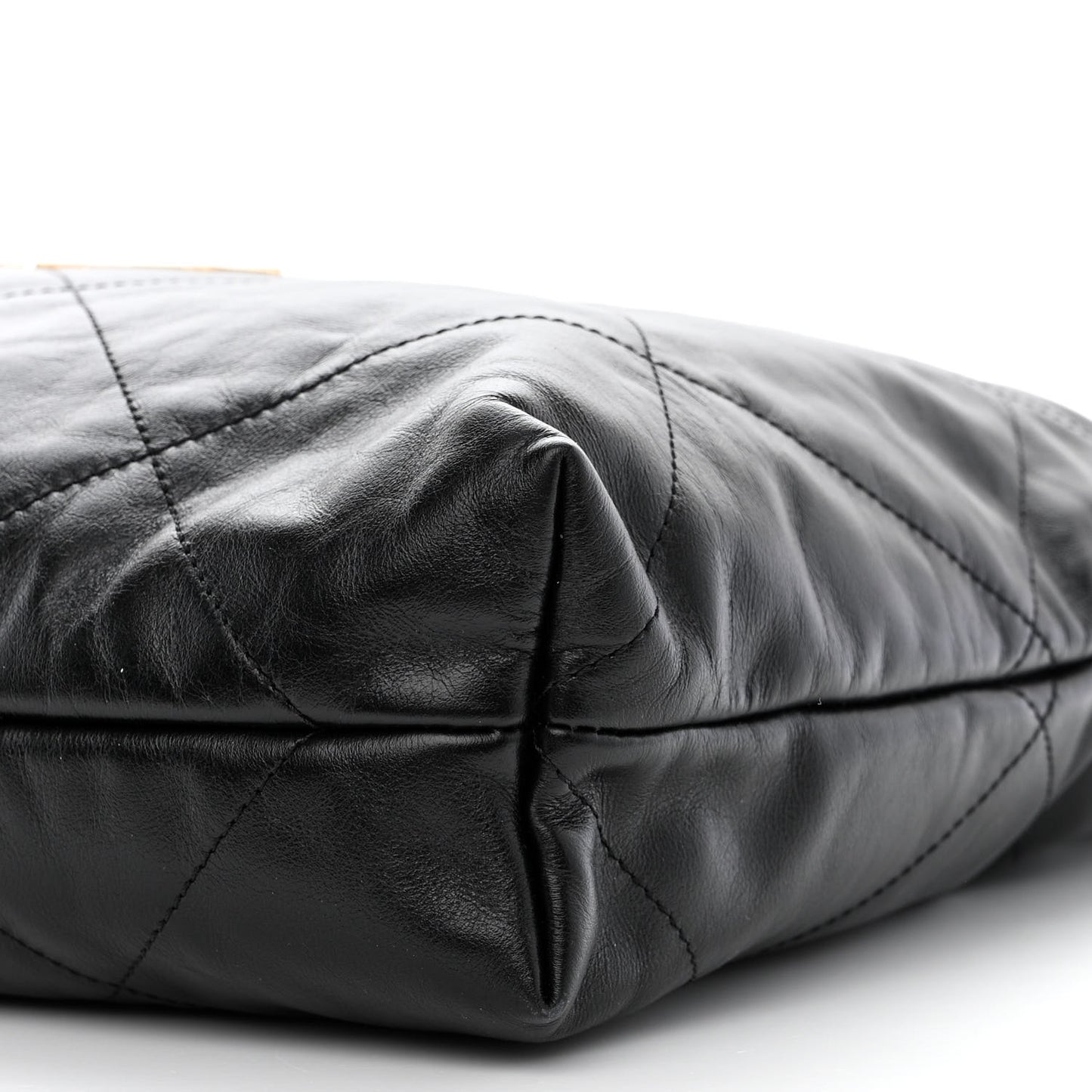 Shiny Calfskin Quilted Chanel 22 Black
