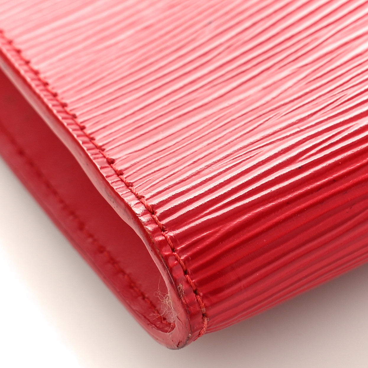 Epi Pochette Accessories 24 Castillan Red