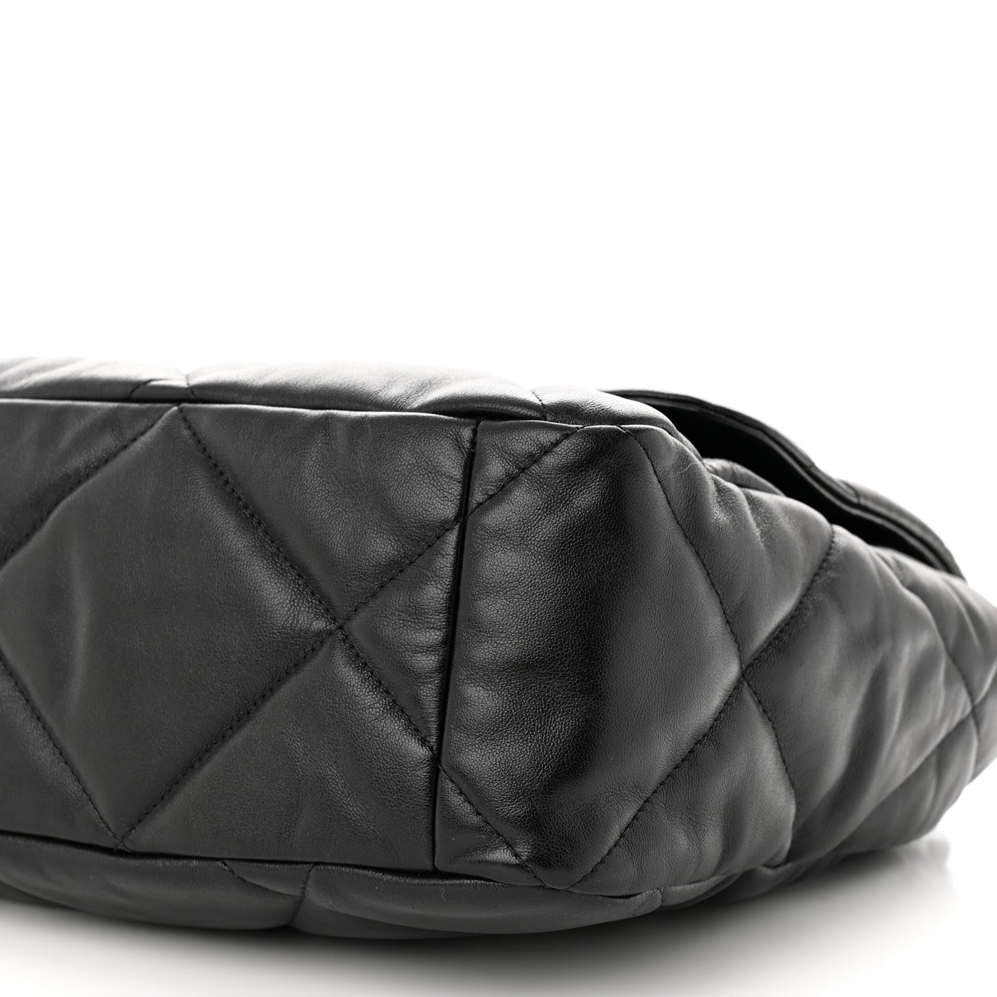 Lambskin Quilted Maxi Chanel 19 Flap Black