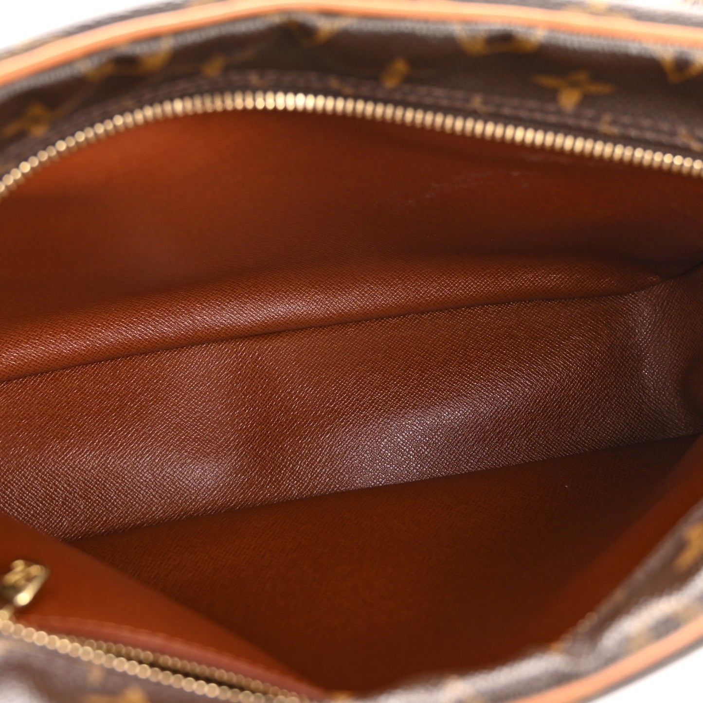 Monogram Nil 28