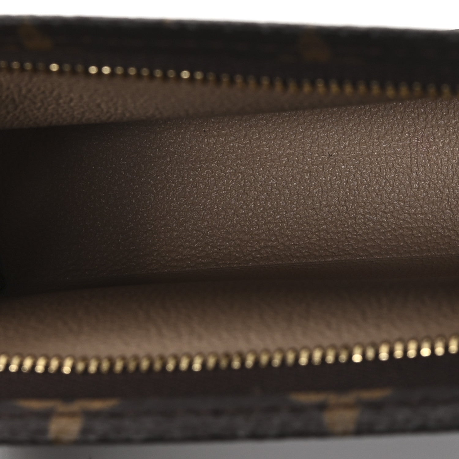 Louis Vuitton Monogram Toiletry Pouch 19 5 of 8