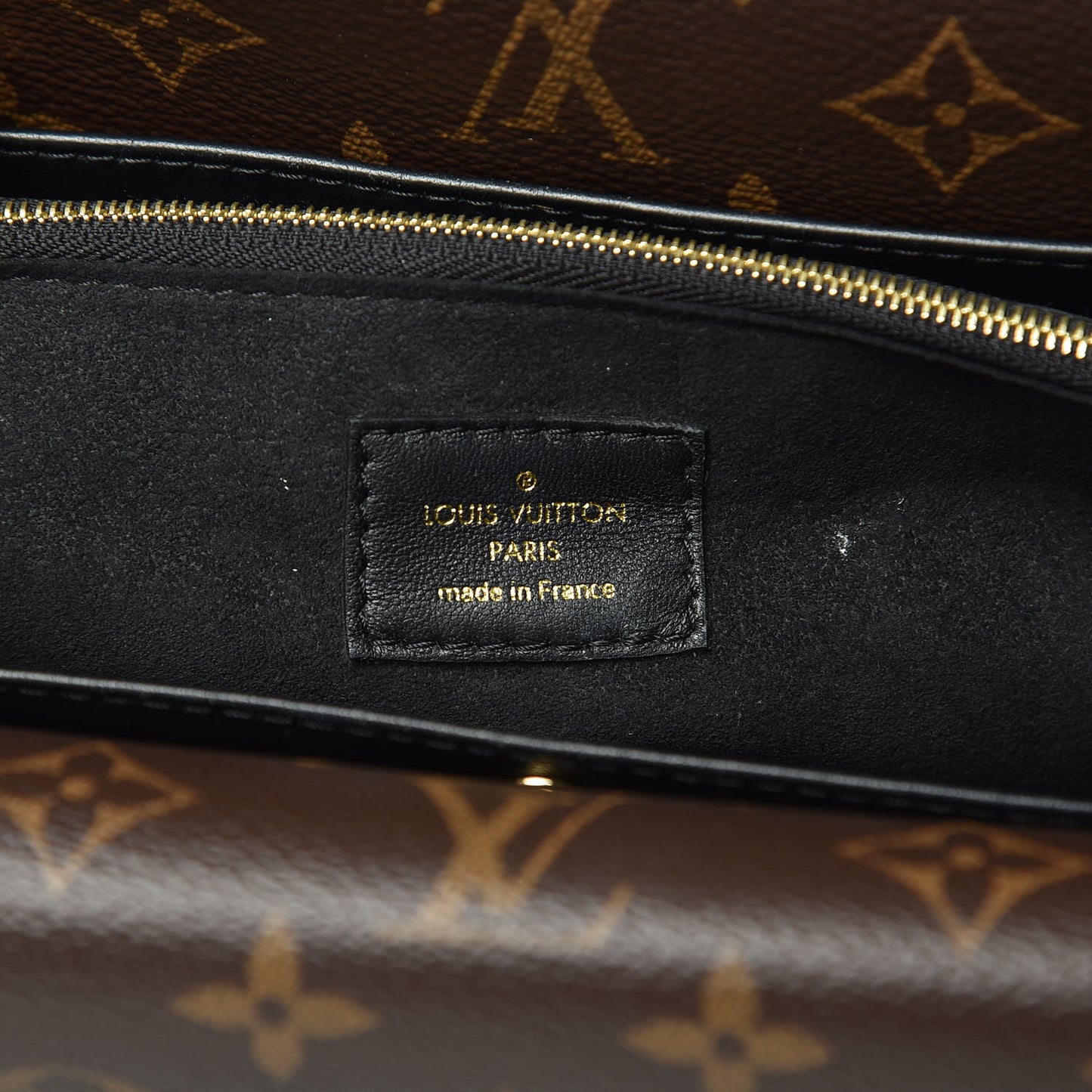 Monogram Double V Black