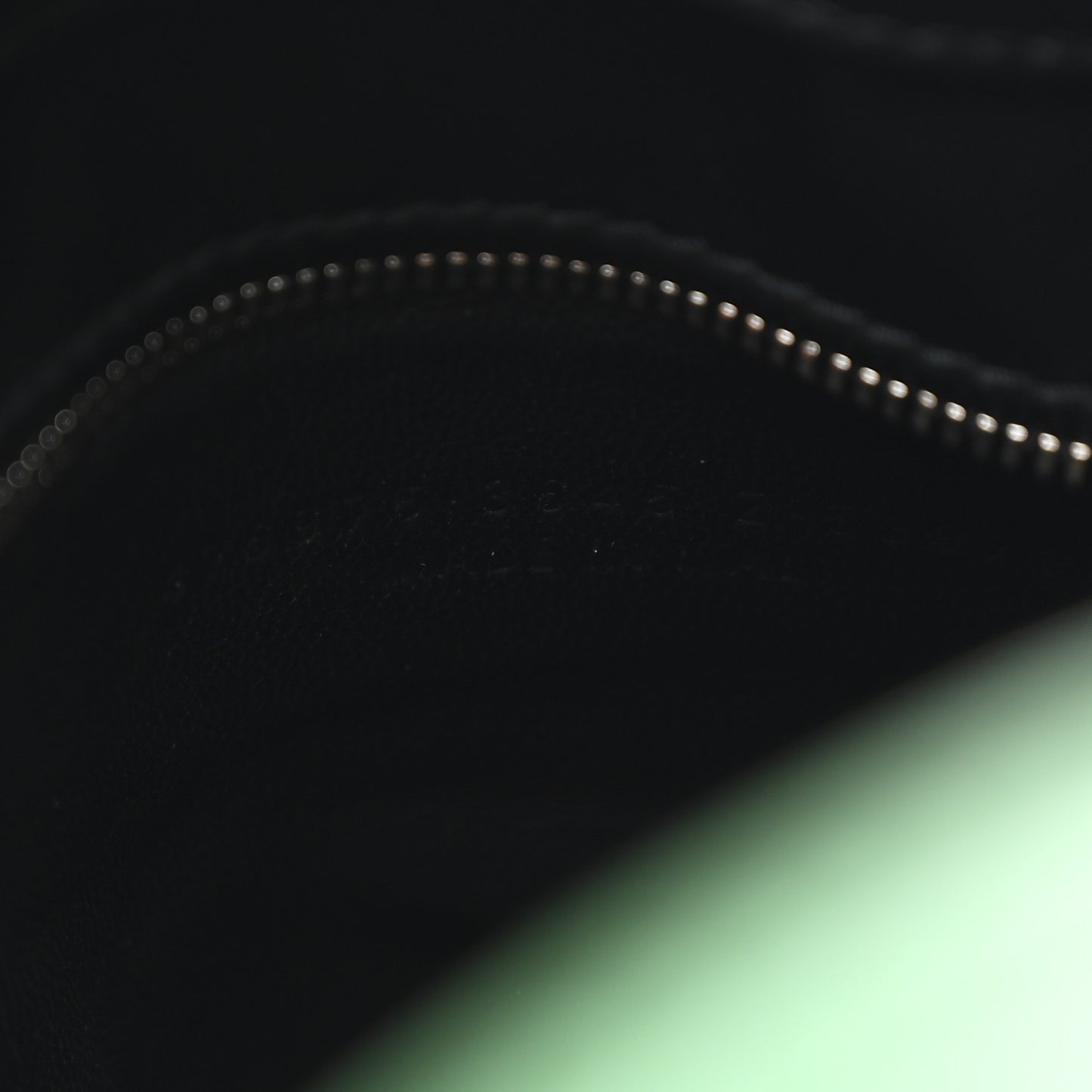 Shiny Day Calfskin Logo S Triangle Duffle Irlandais