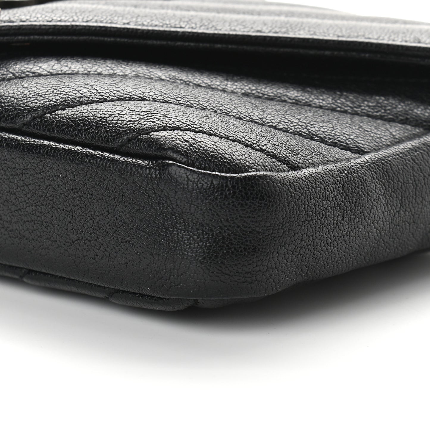 Sheepskin Matelasse Chevron Monogram College Chain Wallet Black