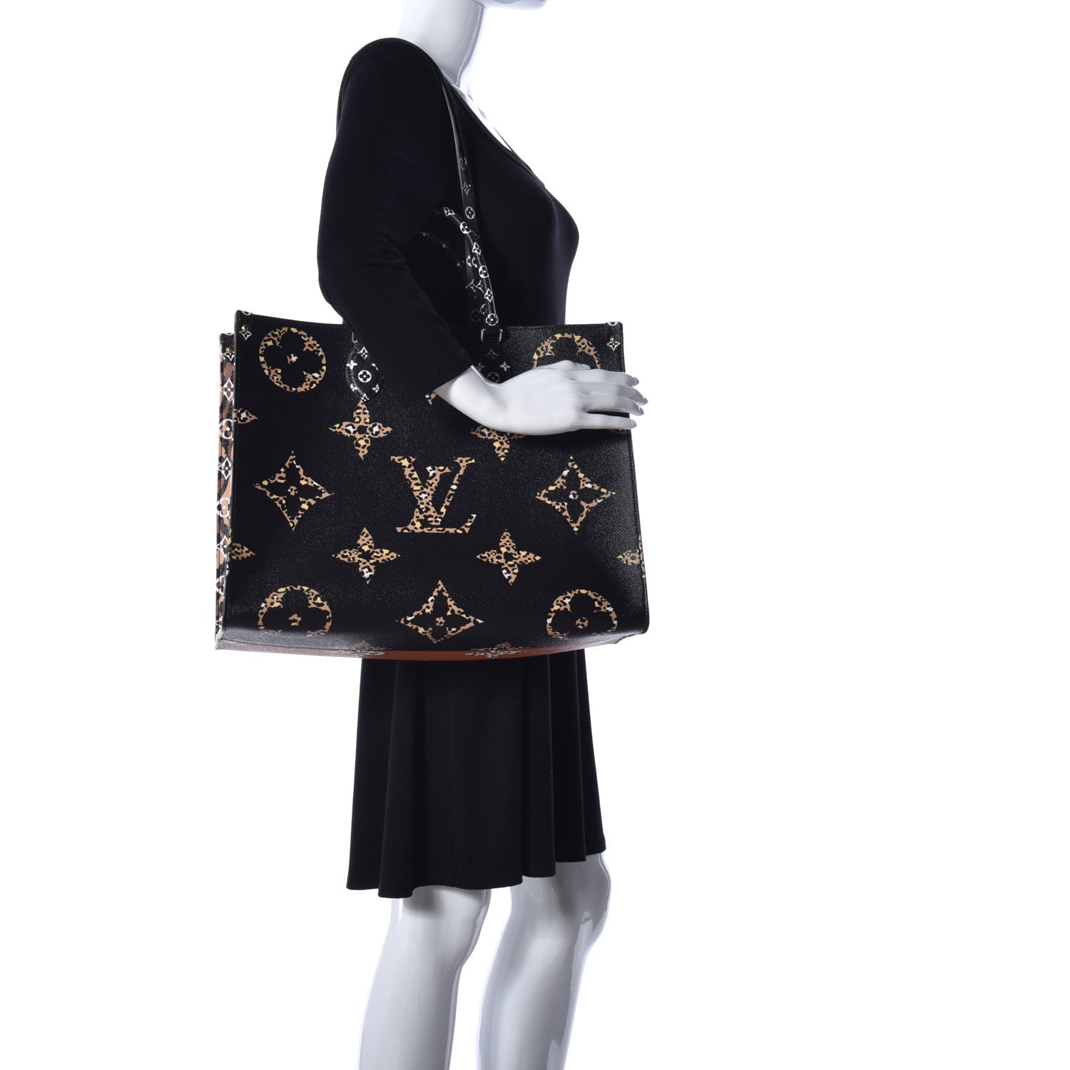Louis Vuitton Monogram Giant Jungle Onthego GM Black 2 of 10