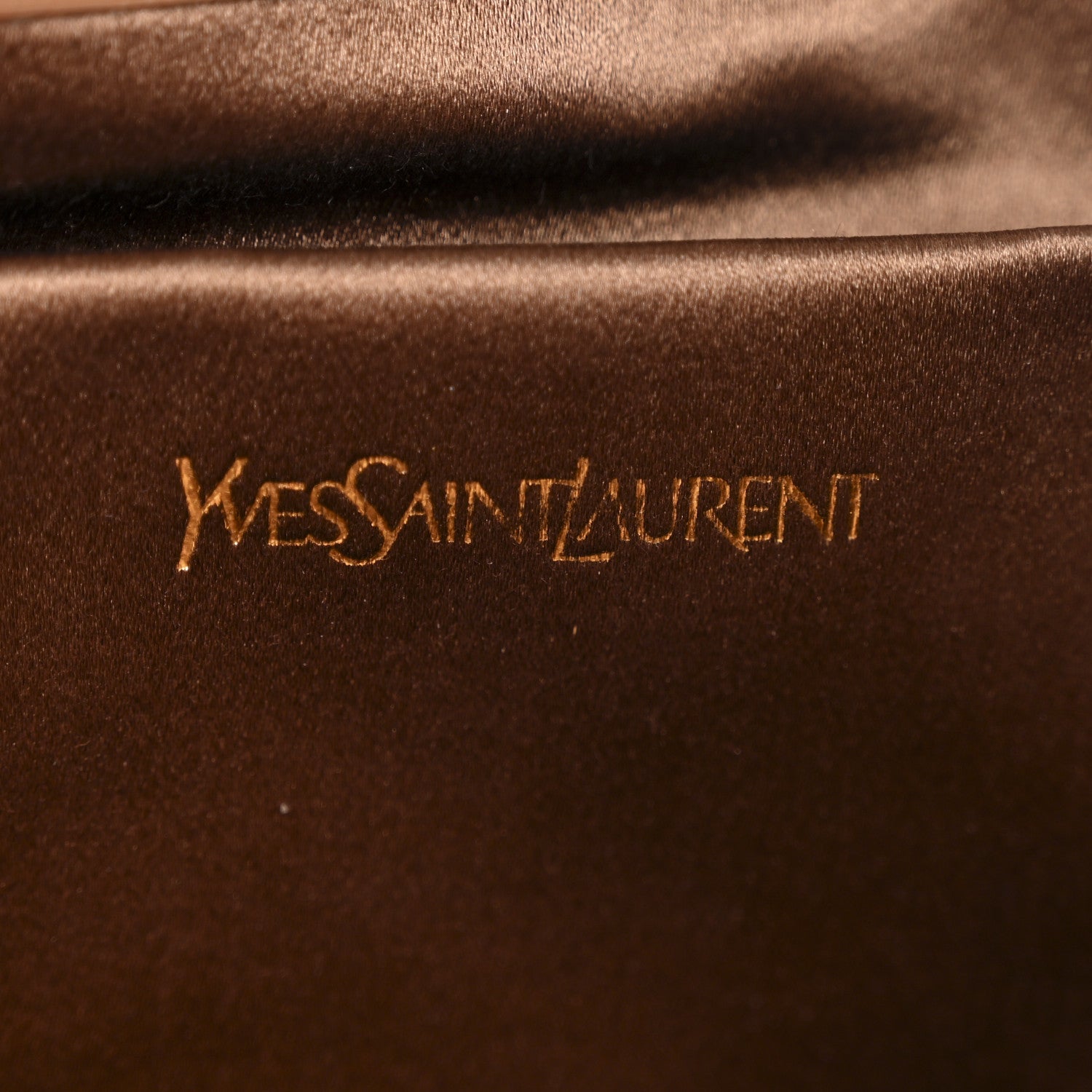 Saint Laurent Textured Patent Calfskin Monogram Large Belle De Jour Clutch Beige 6 of 9