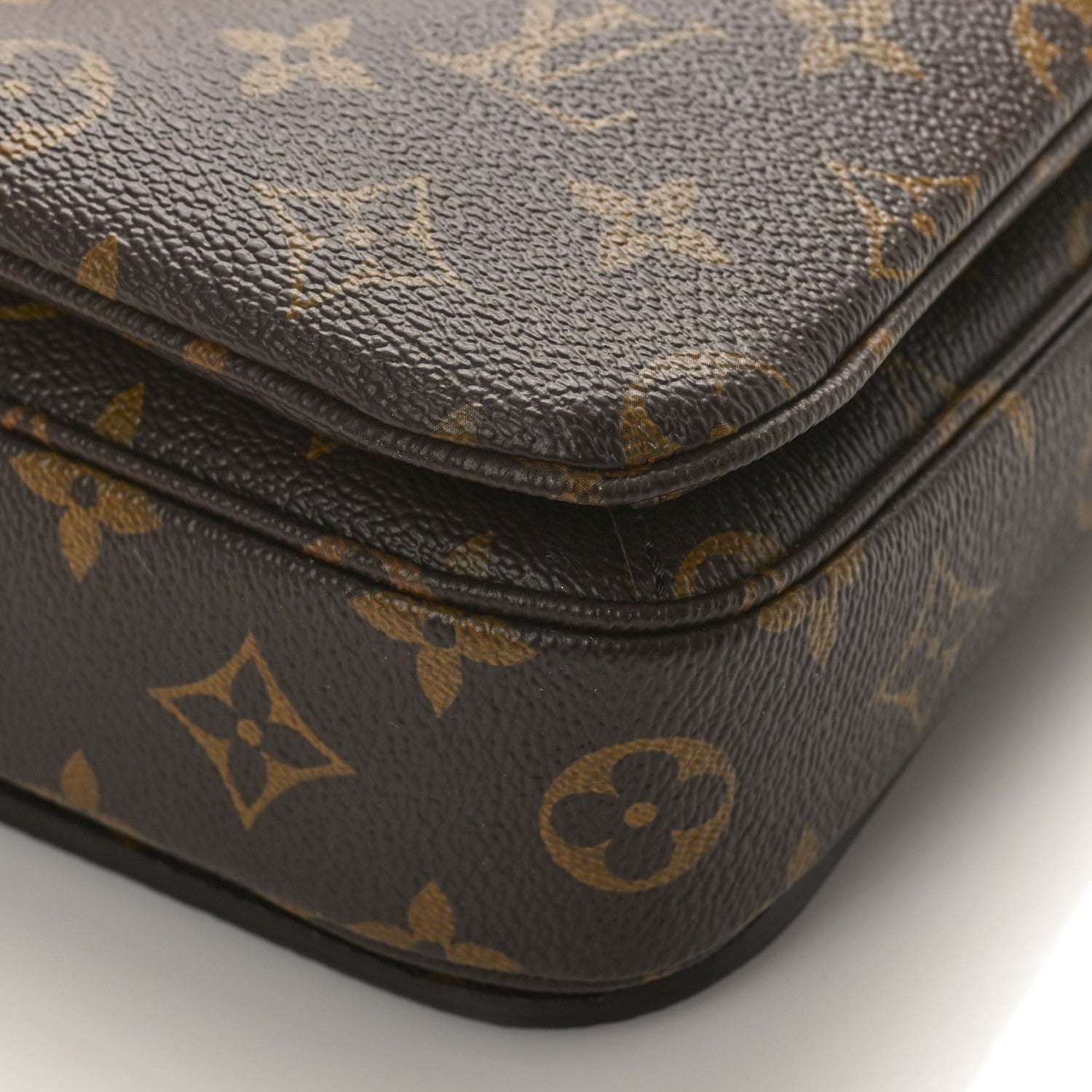 Louis Vuitton Monogram Pochette Metis 8 of 8