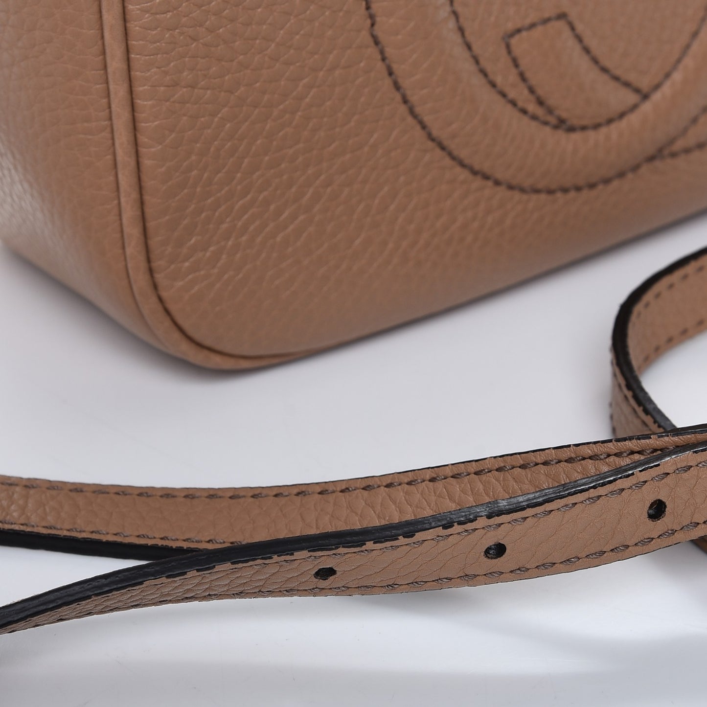 Pebbled Calfskin Small Soho Disco Bag Camelia