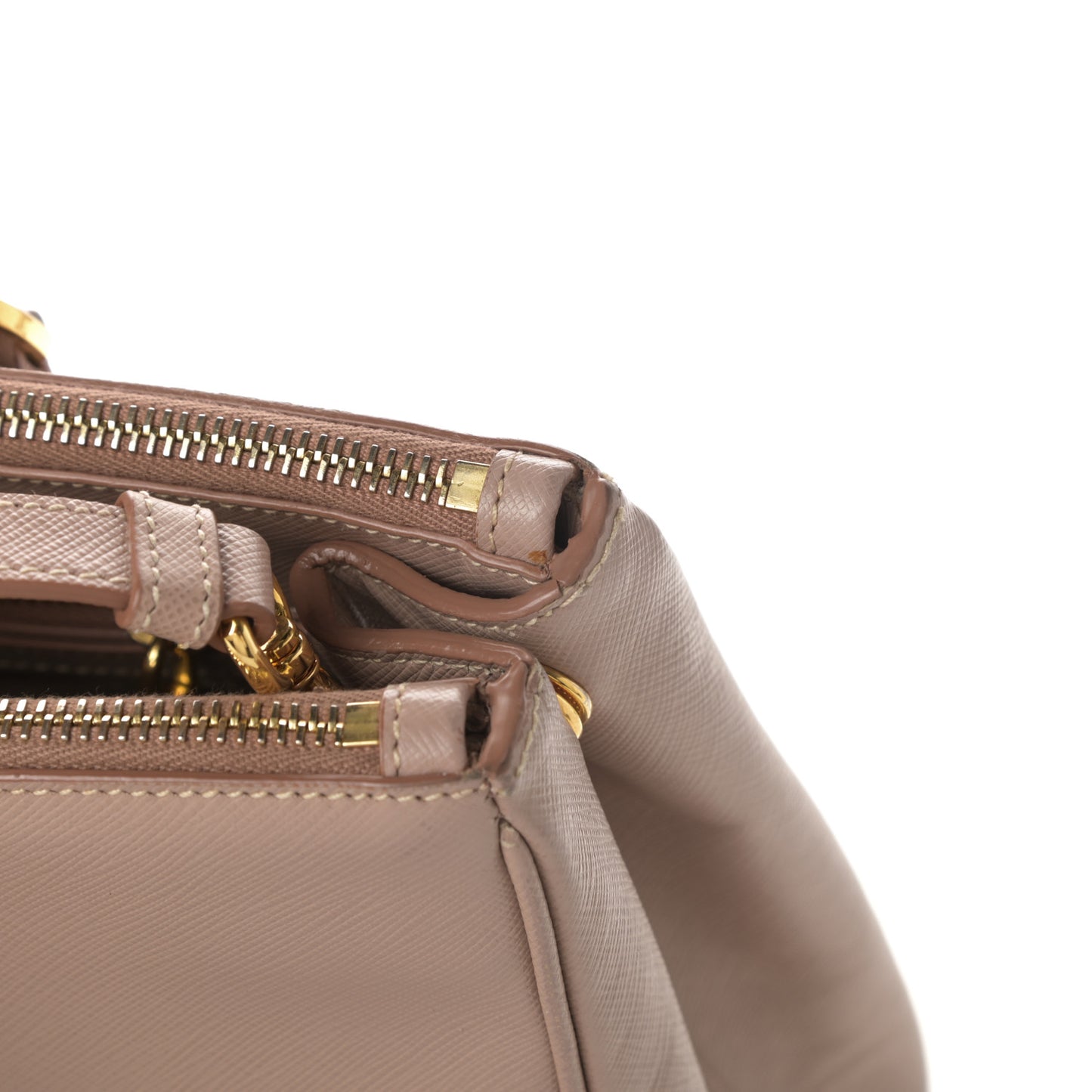 Saffiano Medium Galleria Double Zip Tote Cammeo