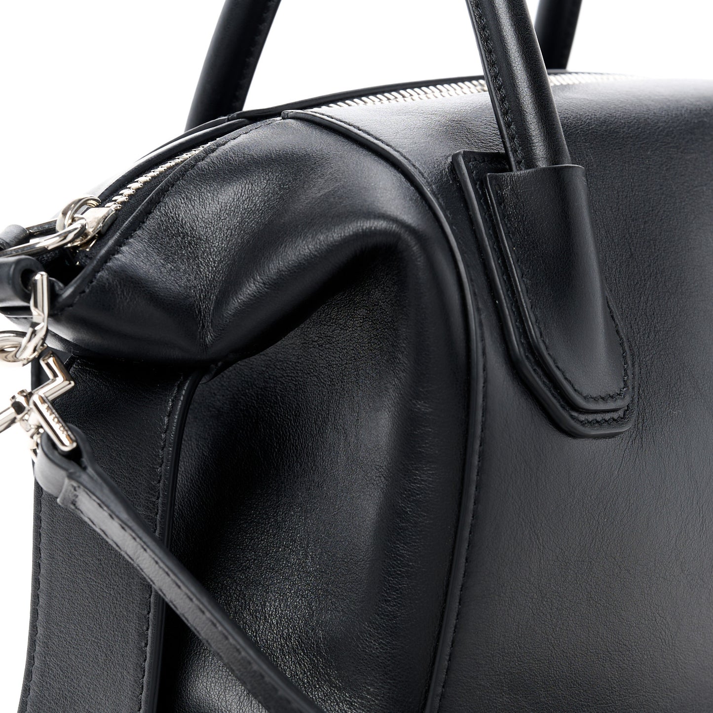 Smooth Calfskin Small Soft Antigona Black