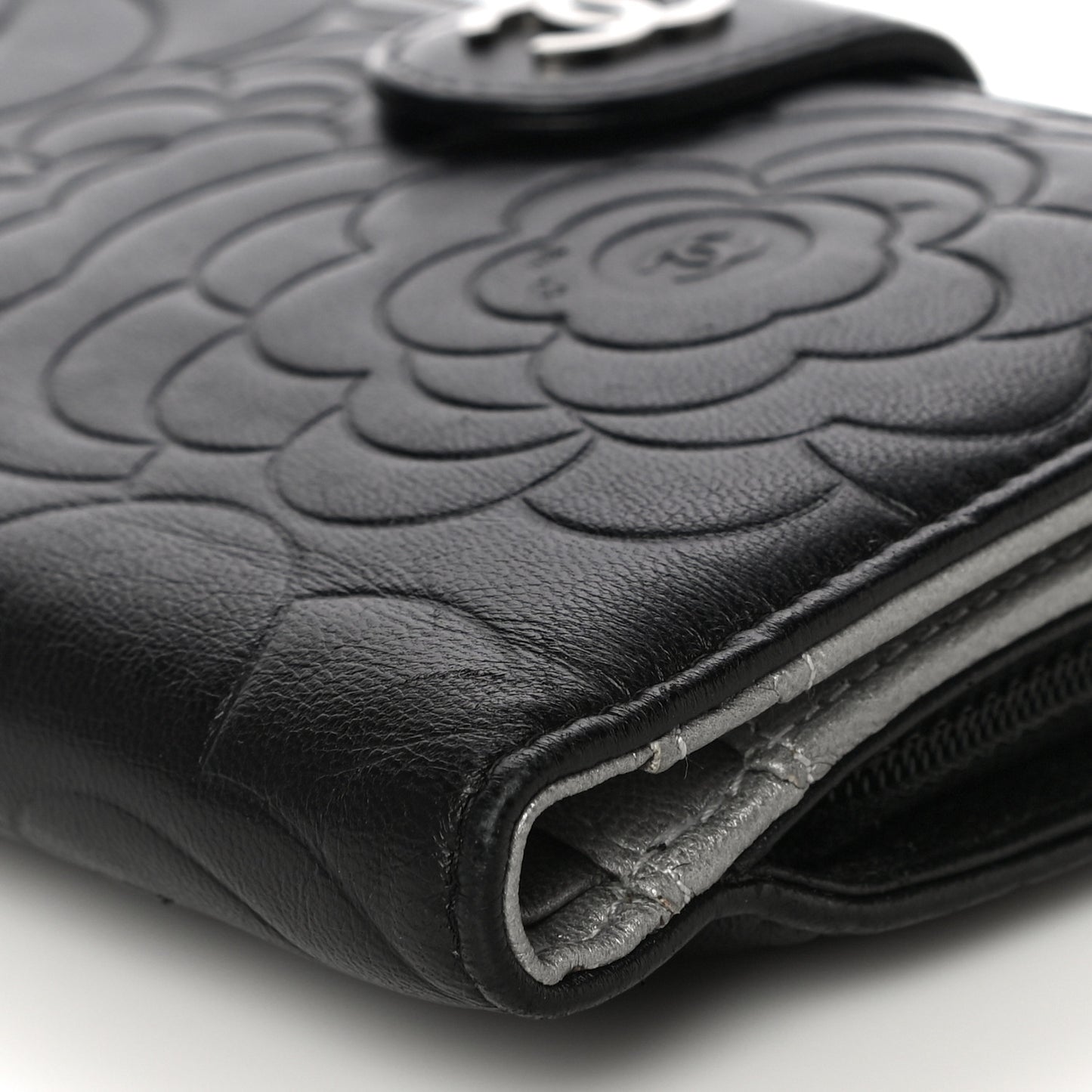 Lambskin Camellia Embossed Zipped Pocket Wallet Black