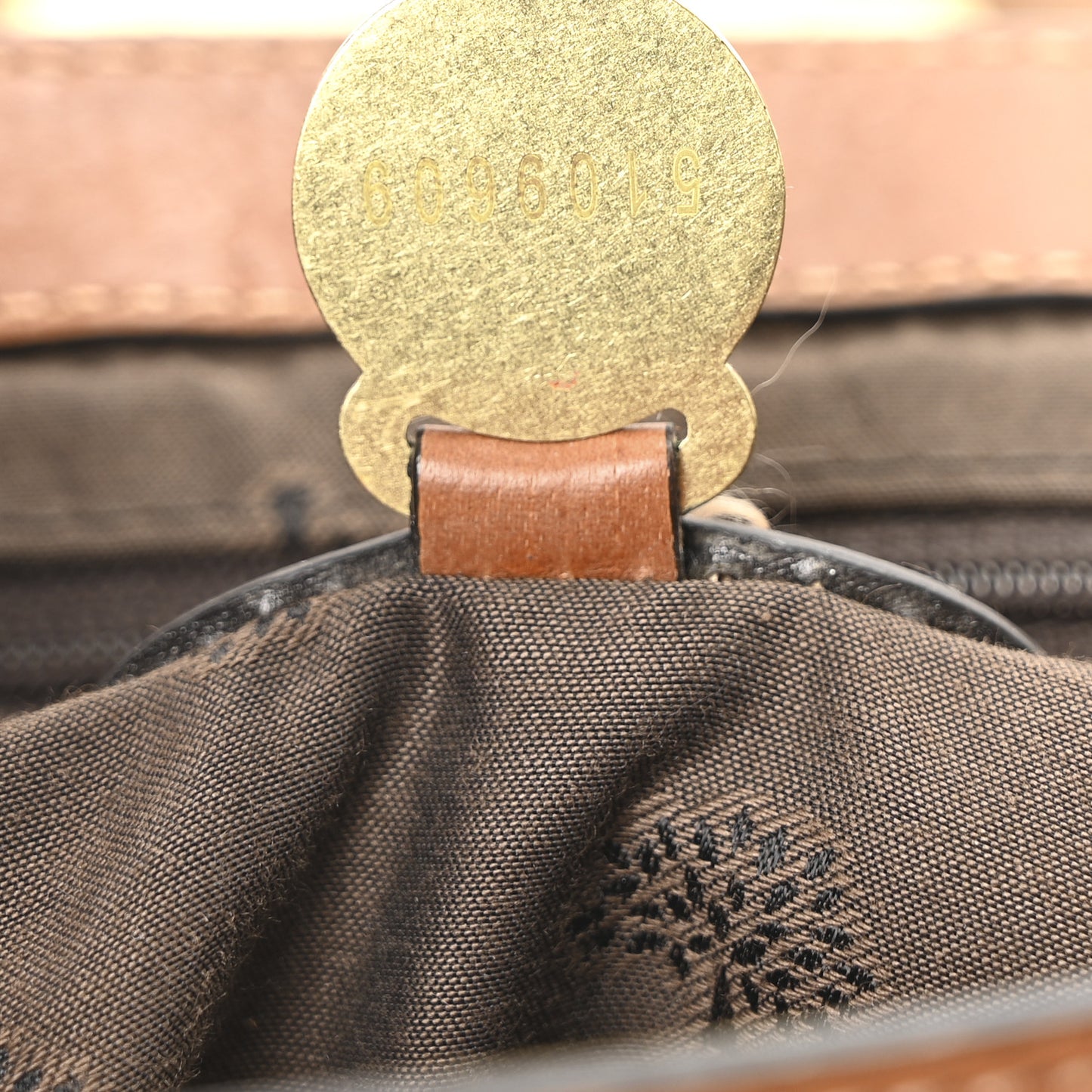 Soft Buffalo Medium Alexa Oak