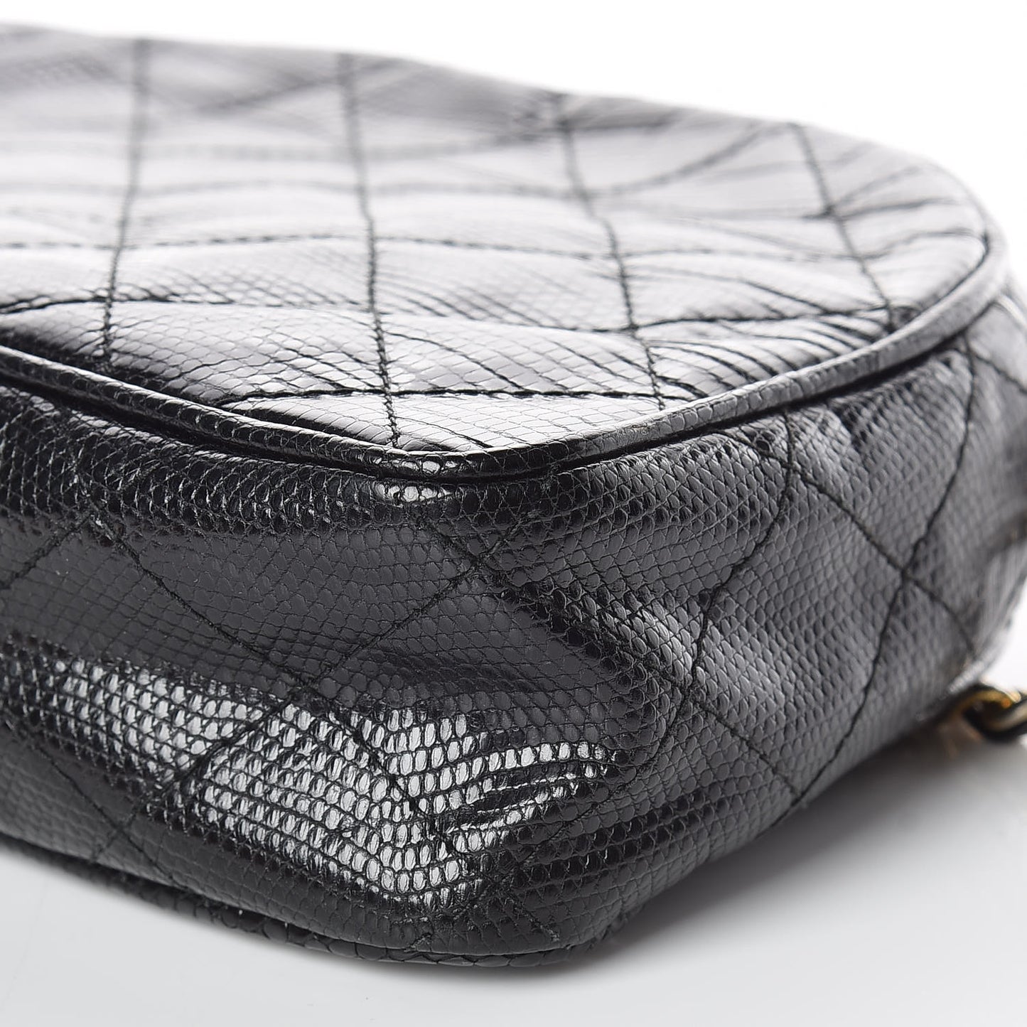 Lizard Quilted Small Tassel Camera Case Black