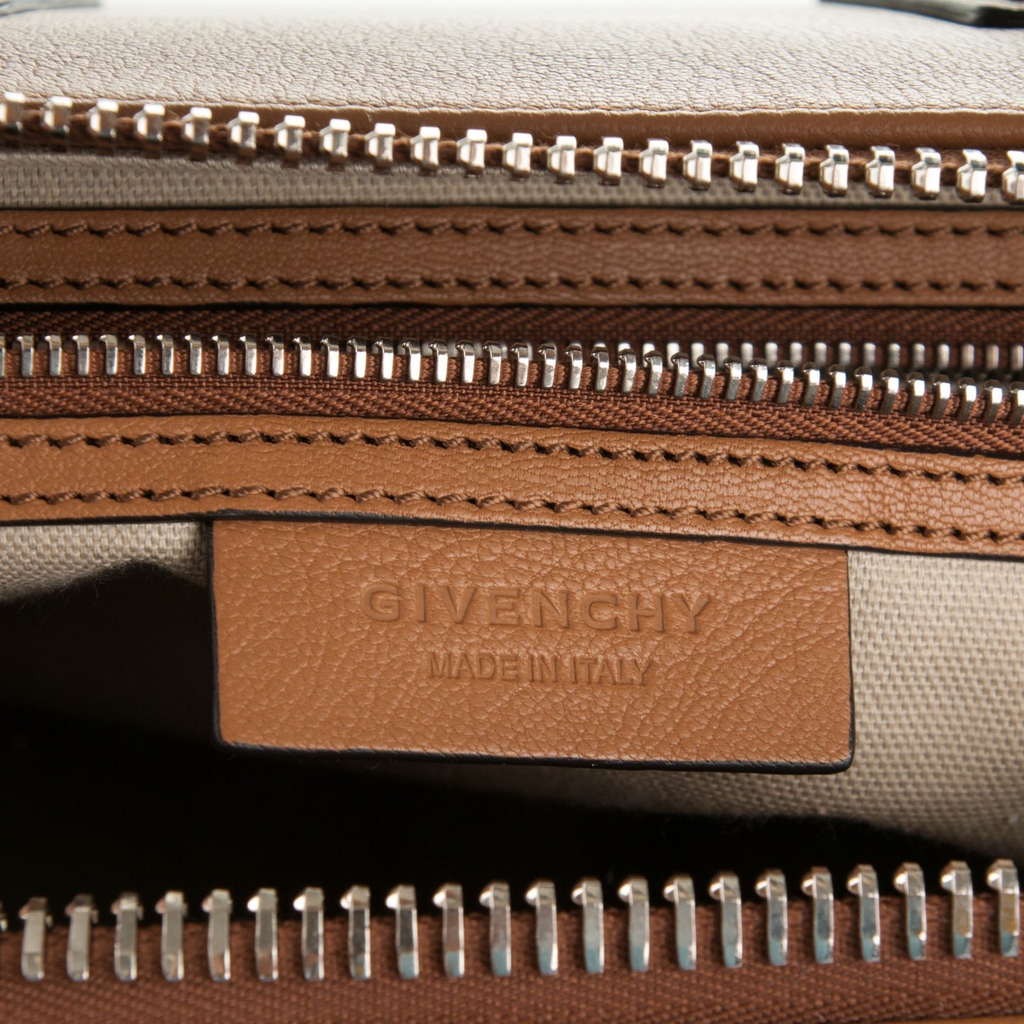 Sugar Goatskin Medium Antigona Caramel