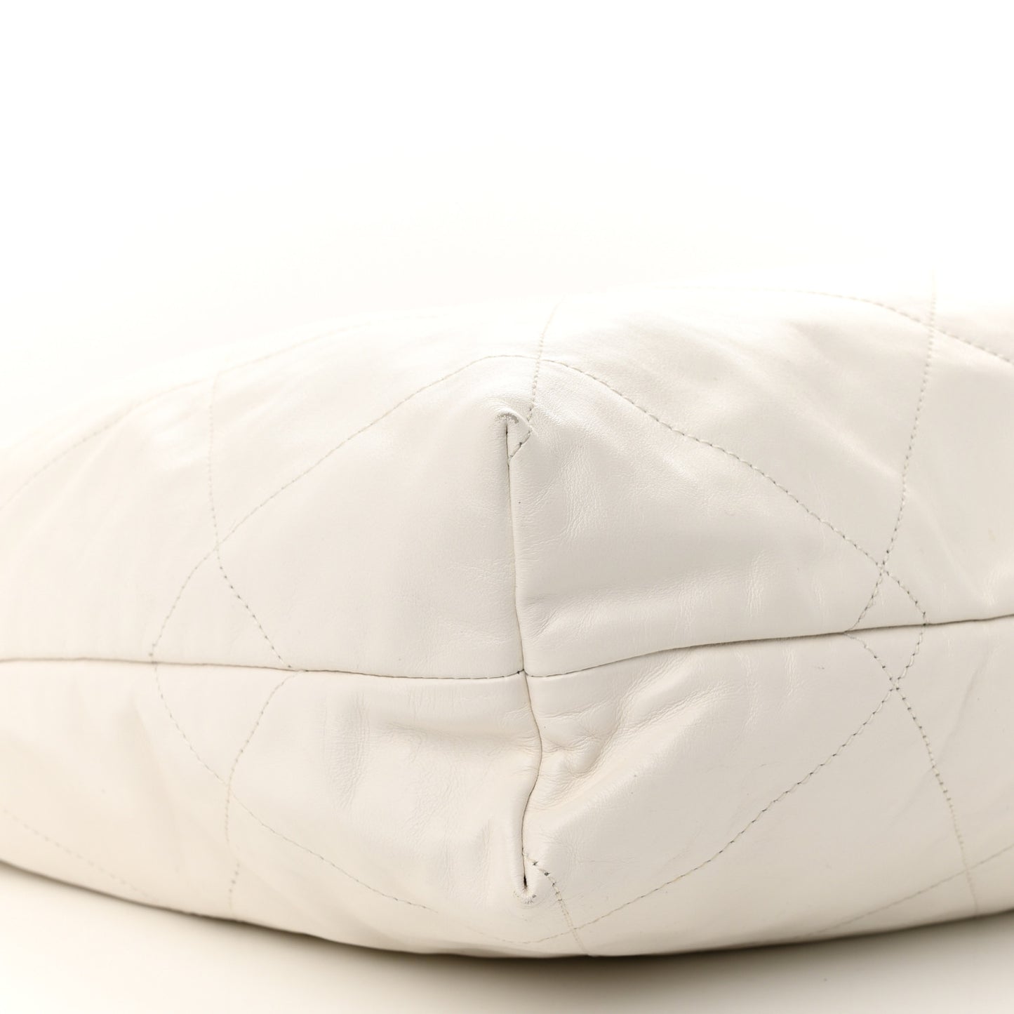 Shiny Calfskin Quilted Chanel 22 White