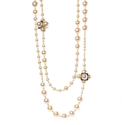 Chanel Pearl Cluster CC Necklace Gold 1 of 4
