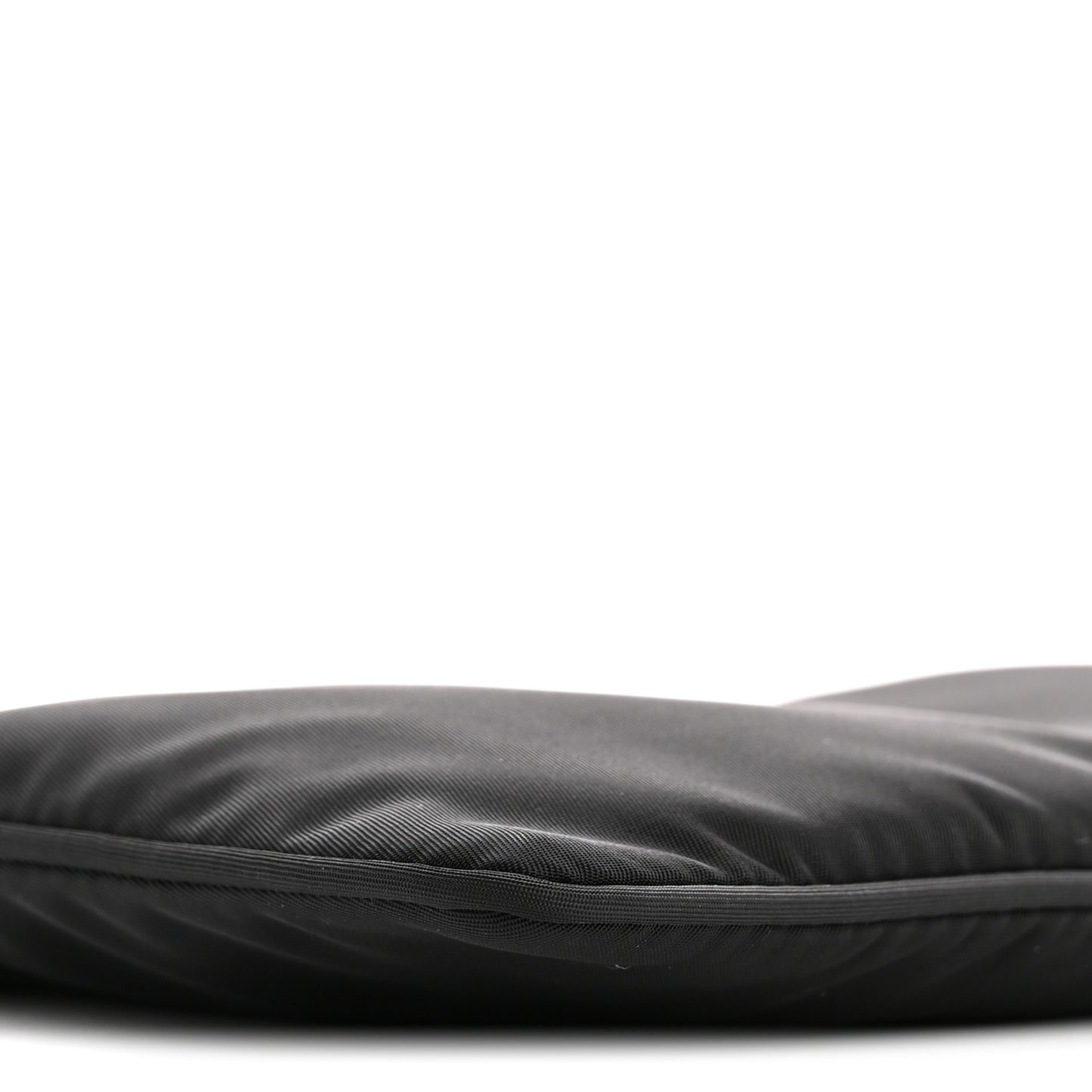 Re-Nylon Vela Pouch Black