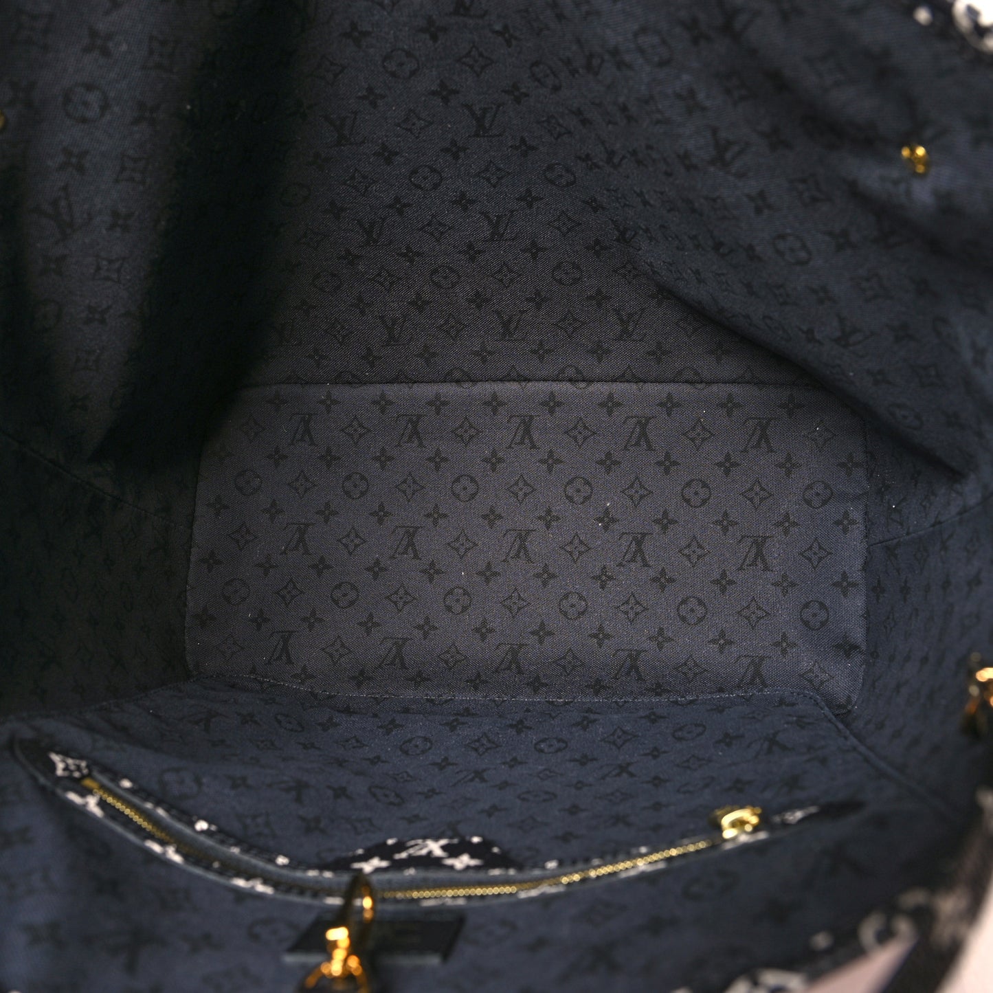 Monogram Giant Crafty Neverfull MM Creme Rouge Black