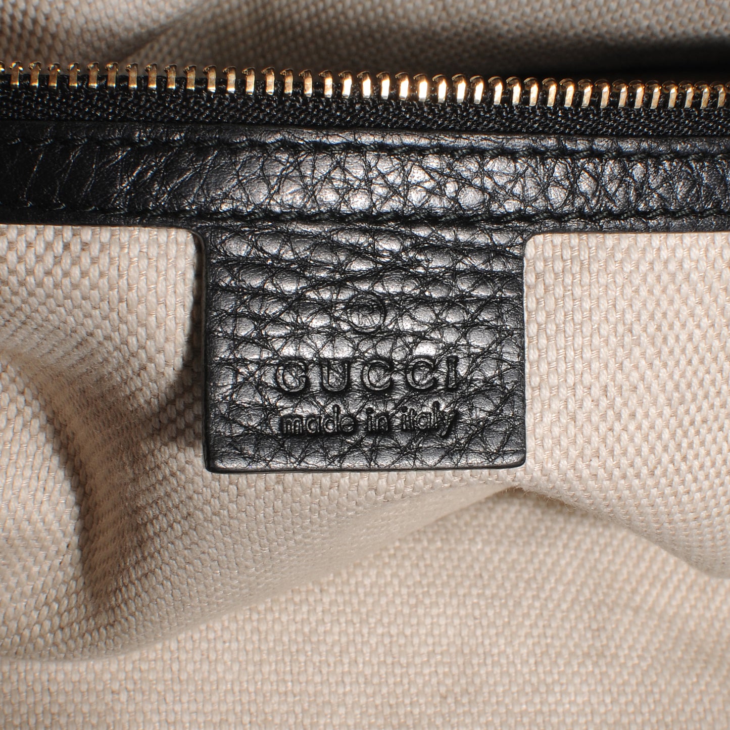 Pebbled Calfskin Medium Soho Hobo Black