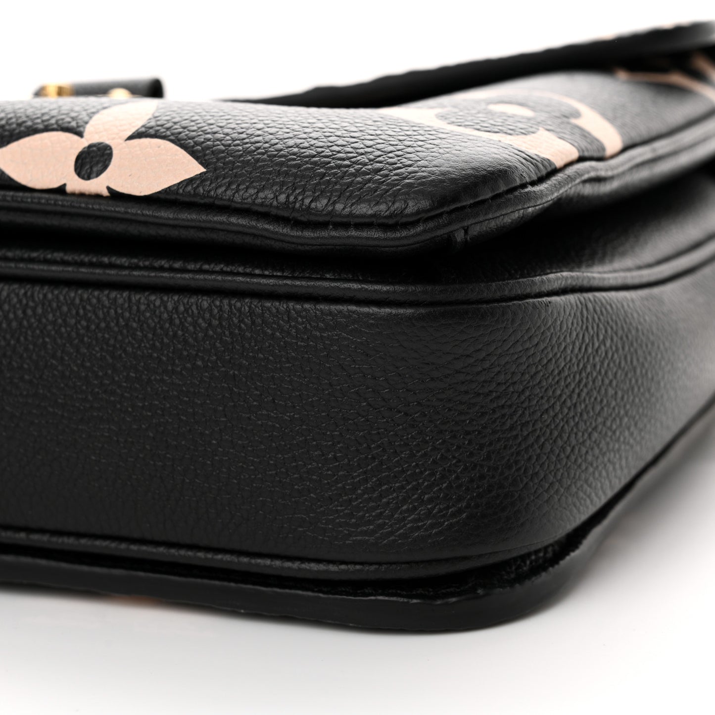 Empreinte Monogram Giant Pochette Metis Black Beige