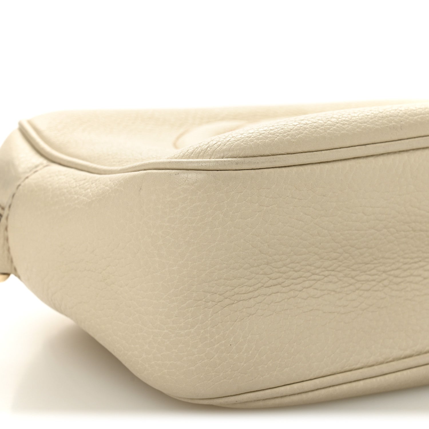 Gucci Pebbled Calfskin Small Soho Disco Bag Off White 9 of 14