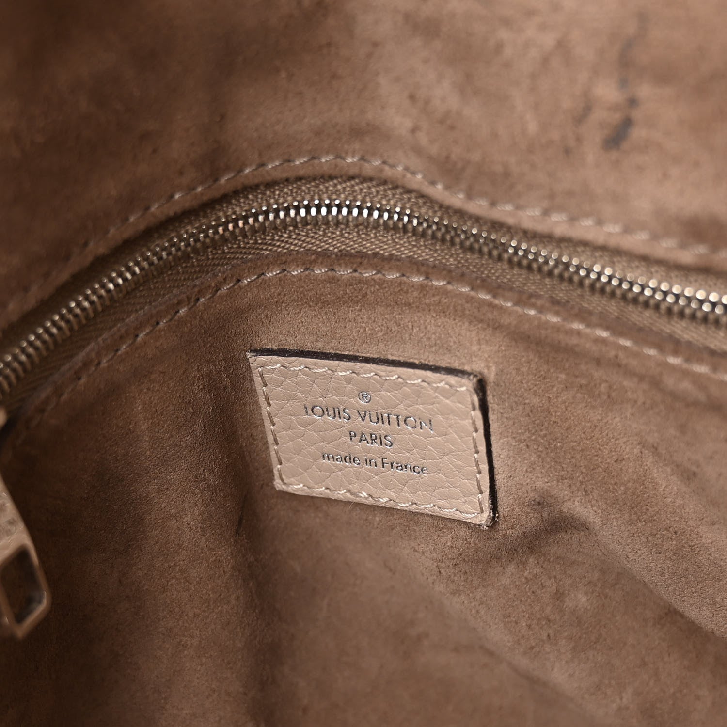 Louis Vuitton Veau Cachemire Soft Lockit PM Galet 6 of 9