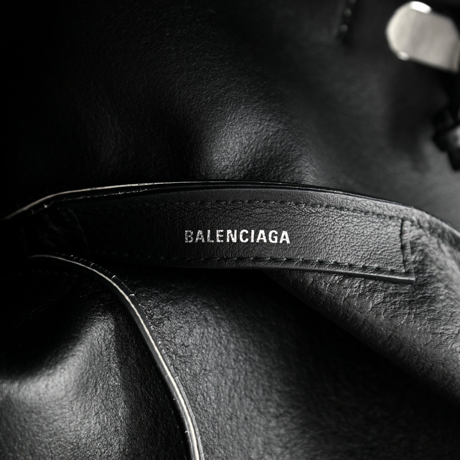 Balenciaga Smooth Calfskin Double Sided Small Everyday Tote Optic White Black 7 of 17