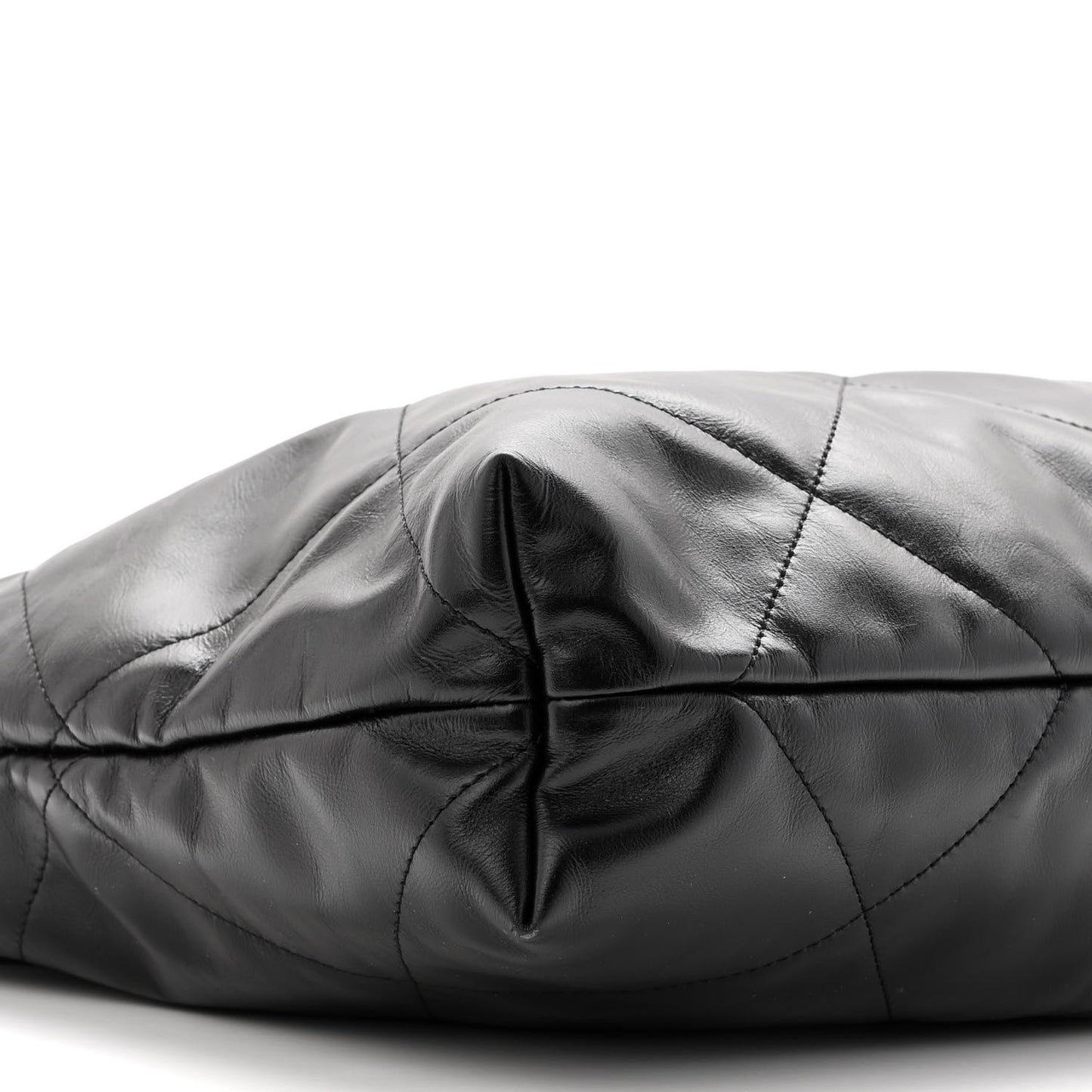 Shiny Calfskin Quilted Chanel 22 Black