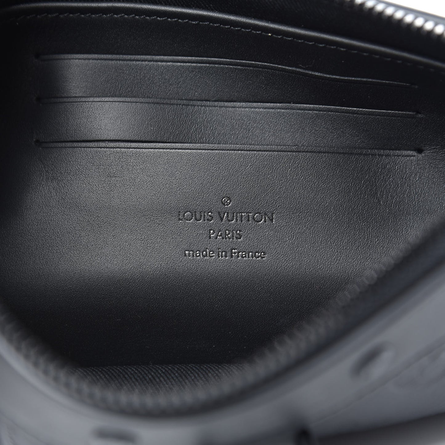 Calfskin Monogram Shadow Discovery Pochette PM Black