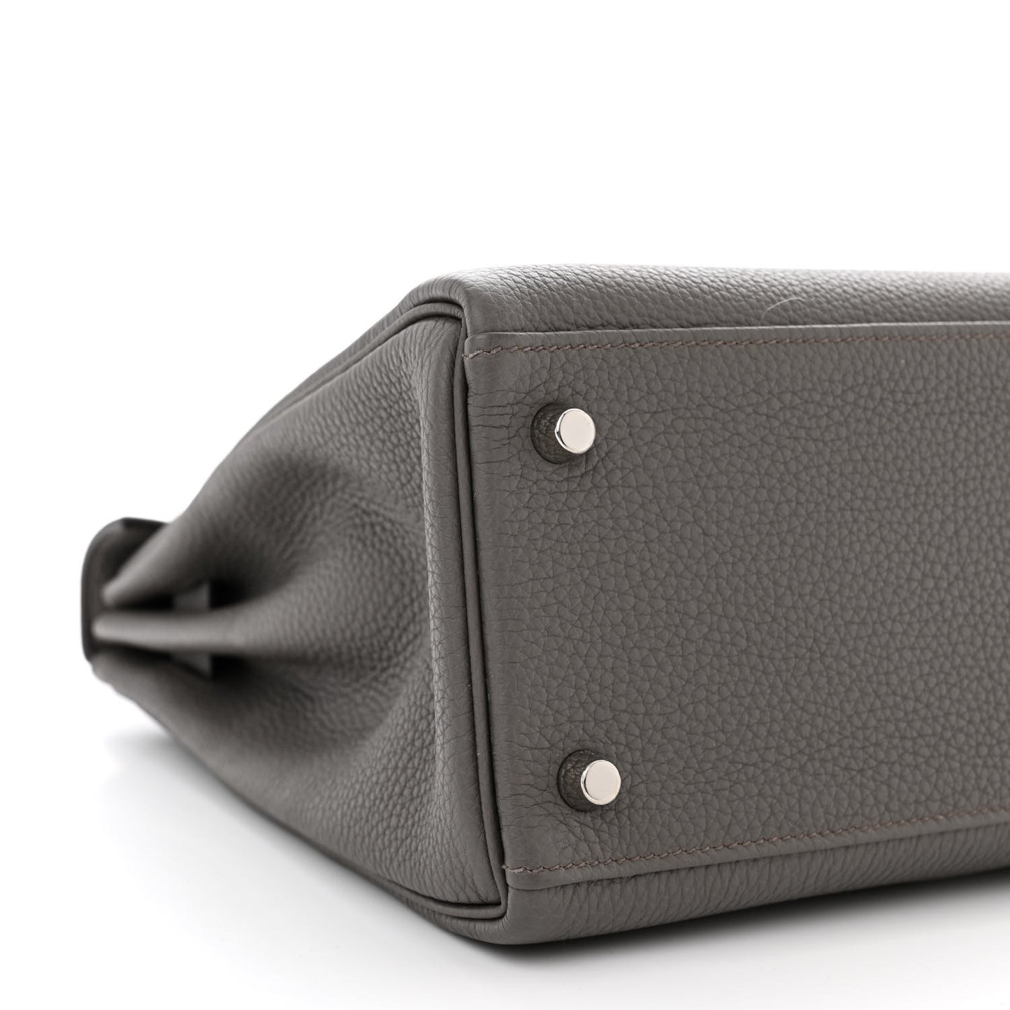 Togo Kelly Retourne 28 Etain