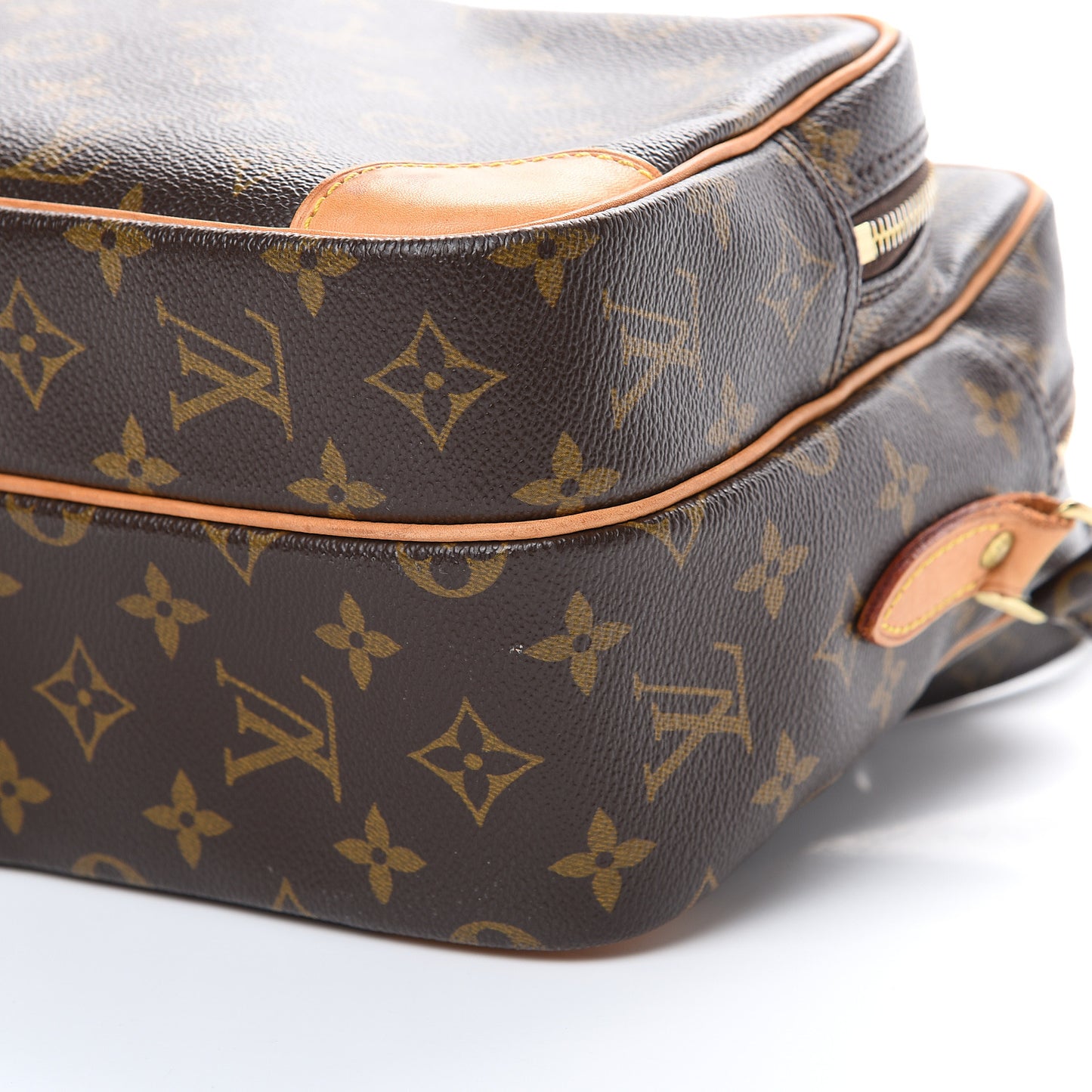 Monogram Nil 28