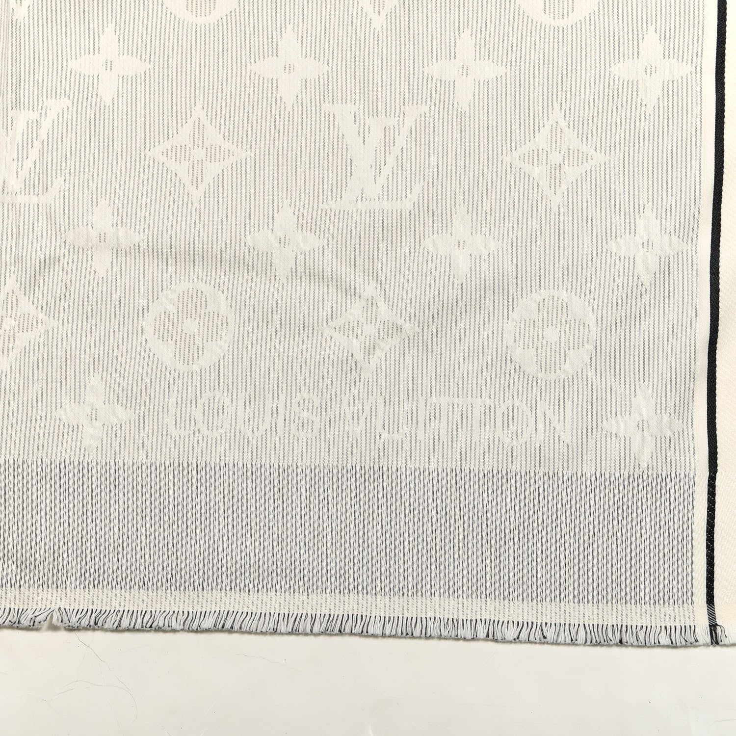 Louis Vuitton Cotton Sunnygram Fouta Black White 3 of 3