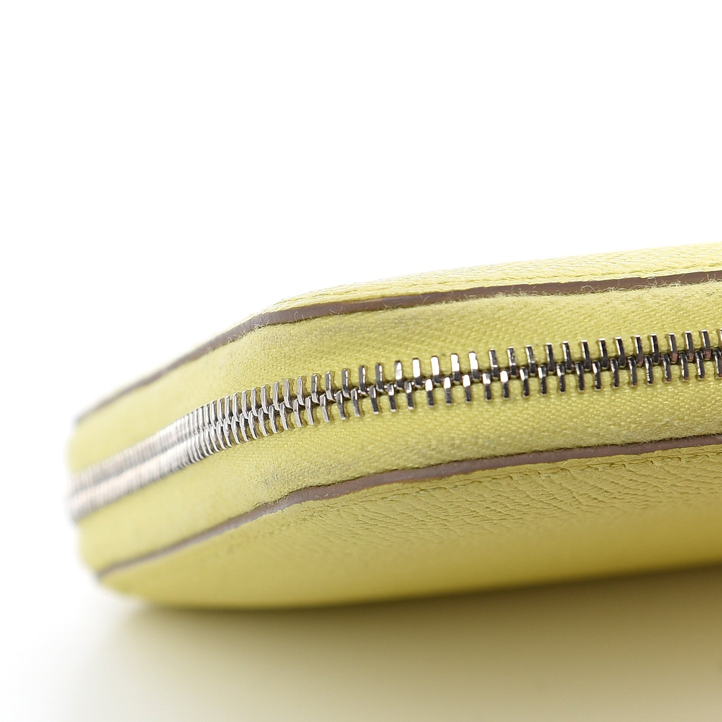Epsom Silk'in Compact Wallet Soufre